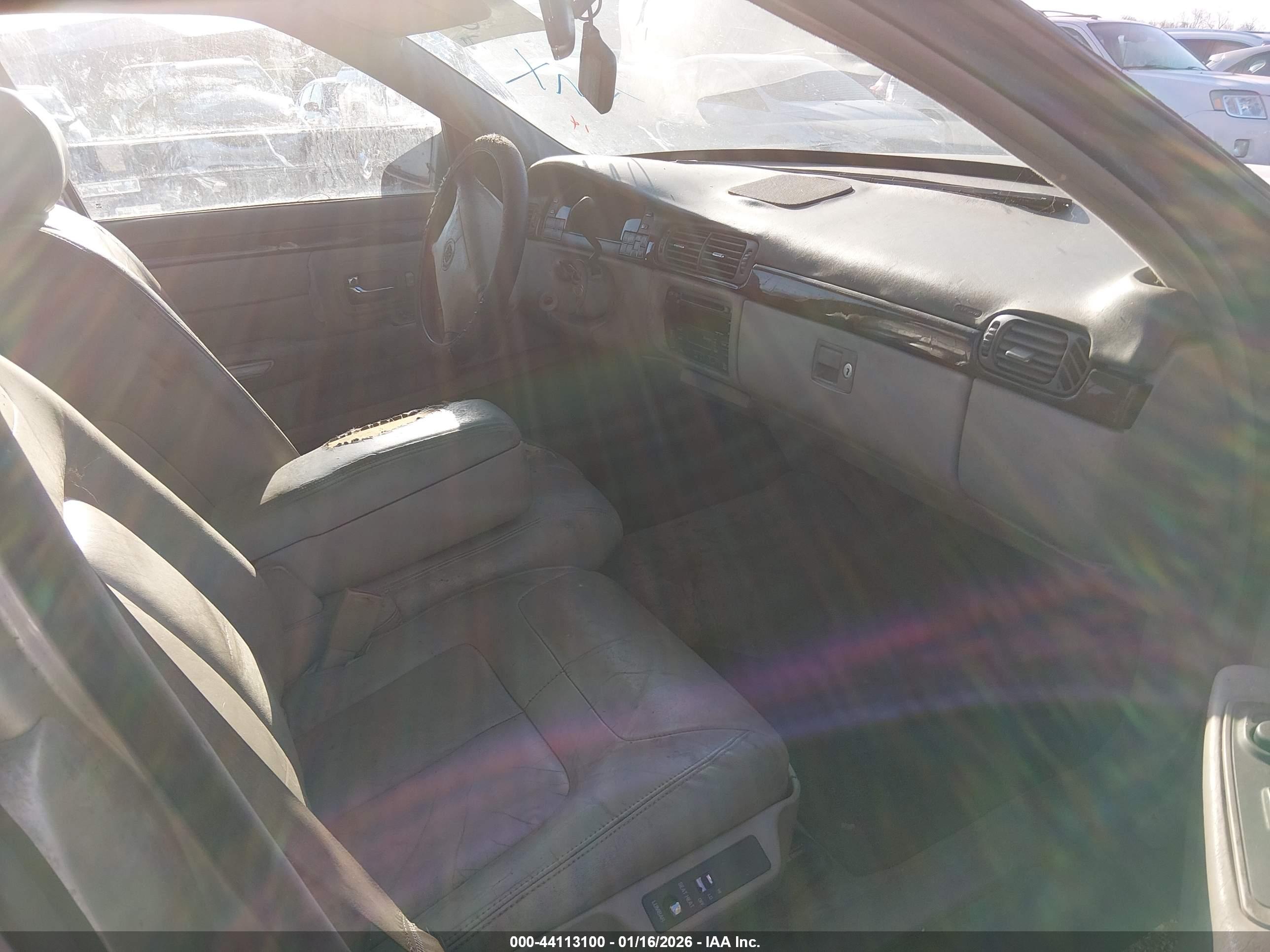 CADILLAC DEVILLE image 5