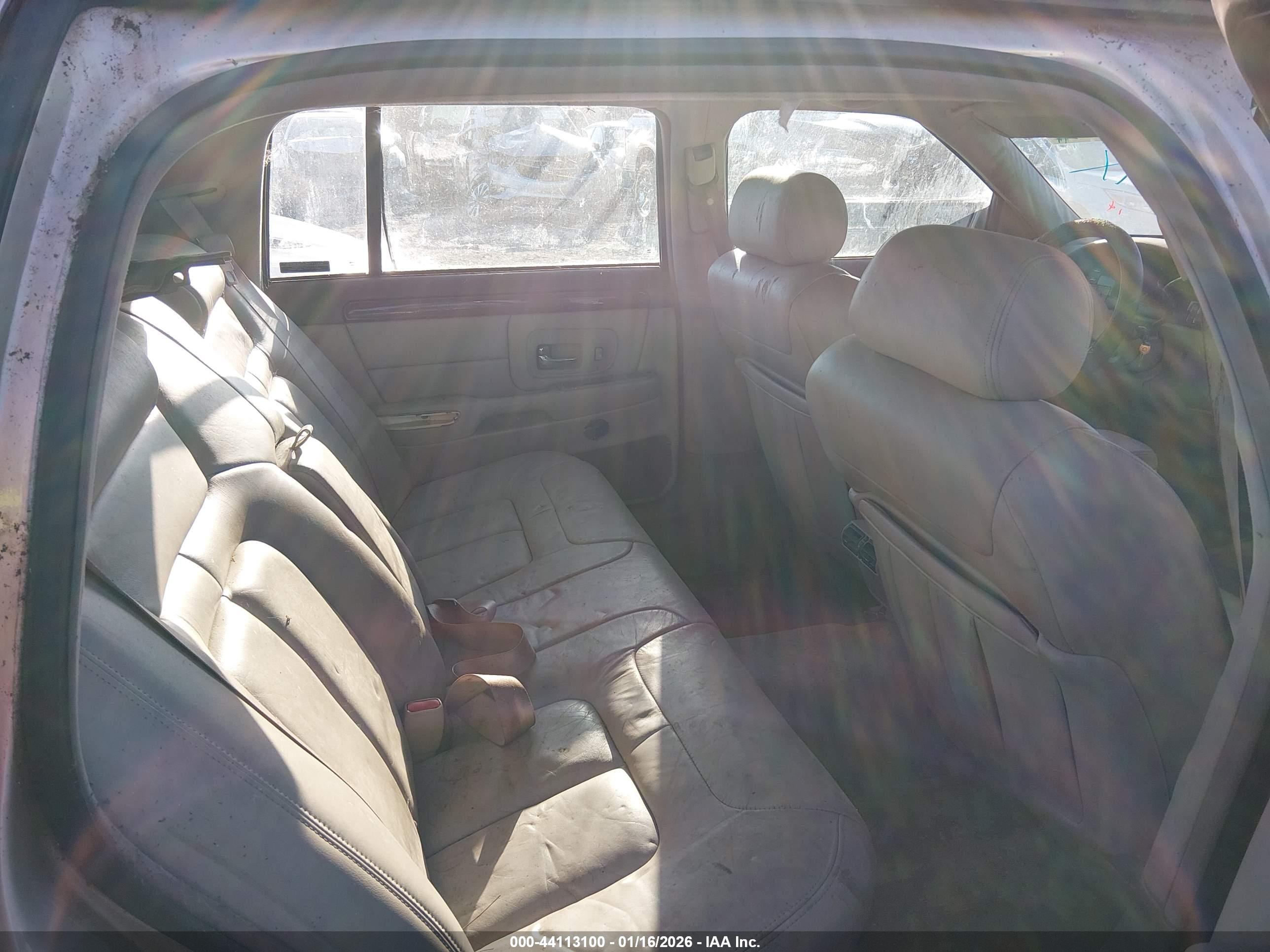 CADILLAC DEVILLE image 8