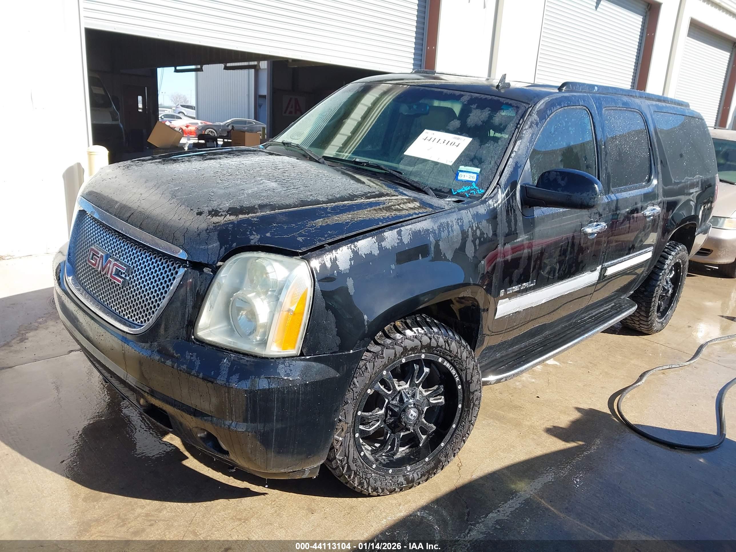 GMC YUKON image 2