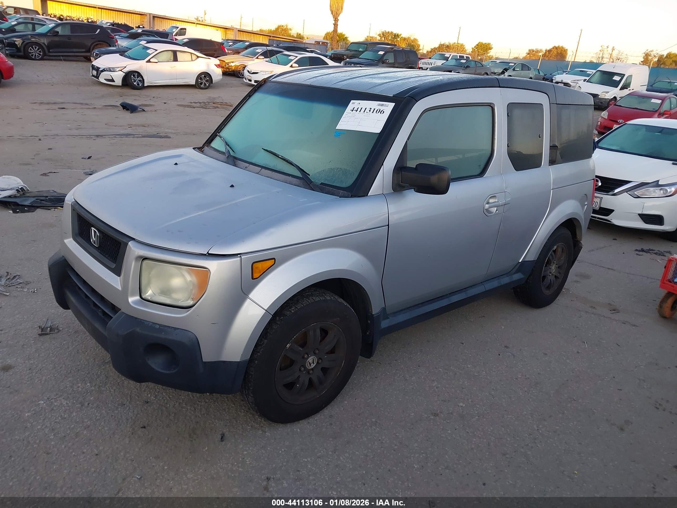 HONDA ELEMENT image 2