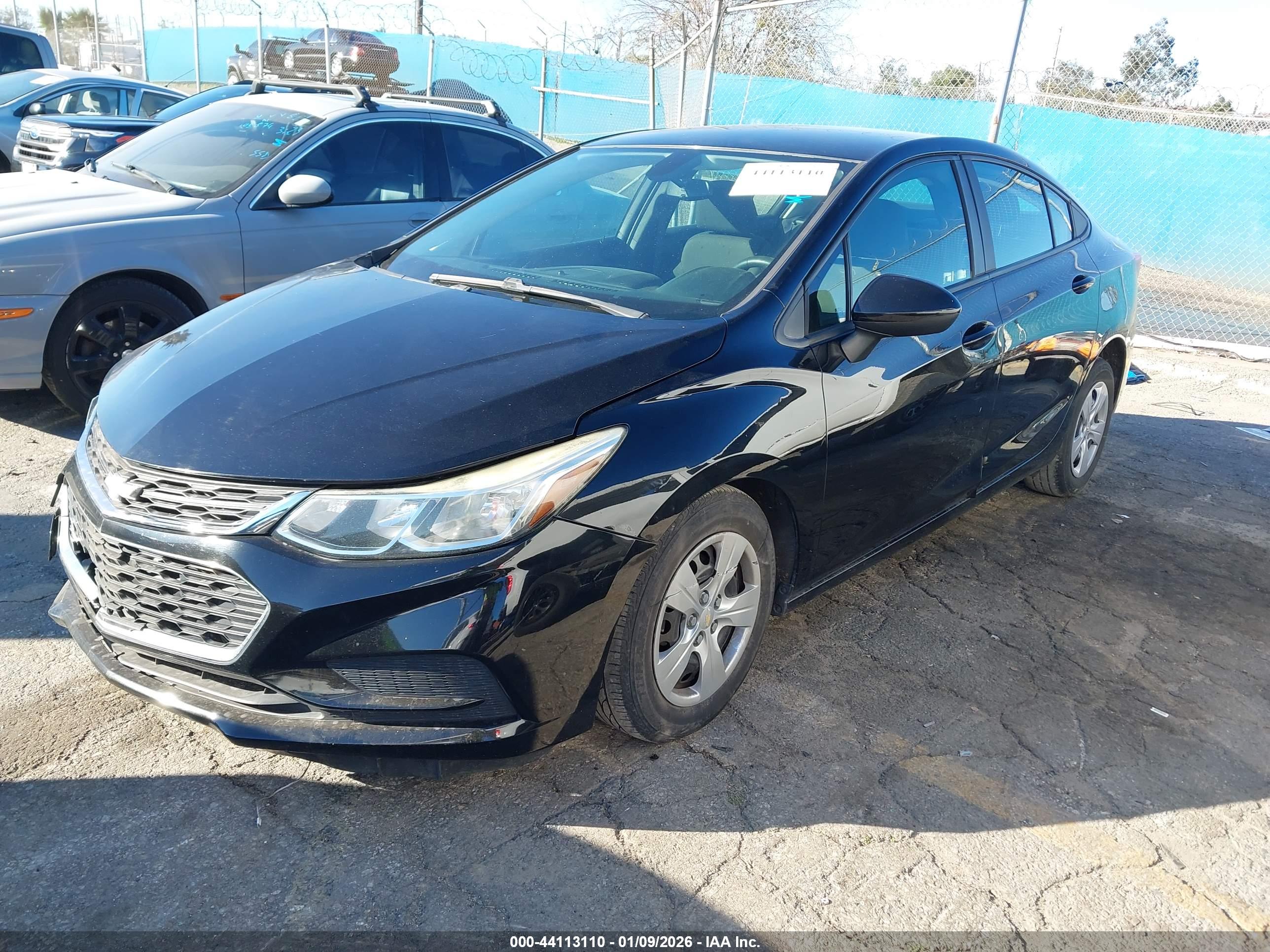 CHEVROLET CRUZE image 2