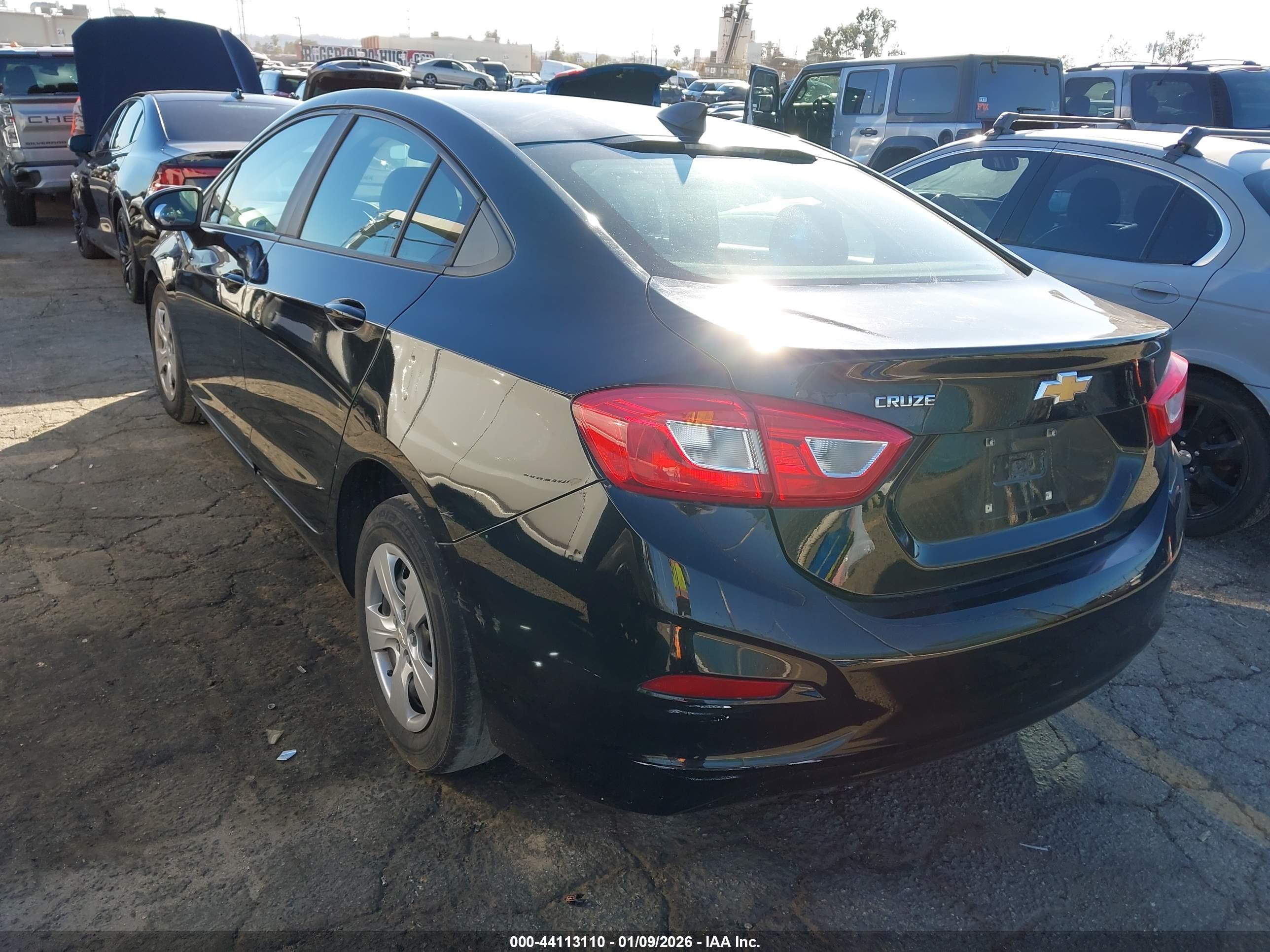 CHEVROLET CRUZE image 3