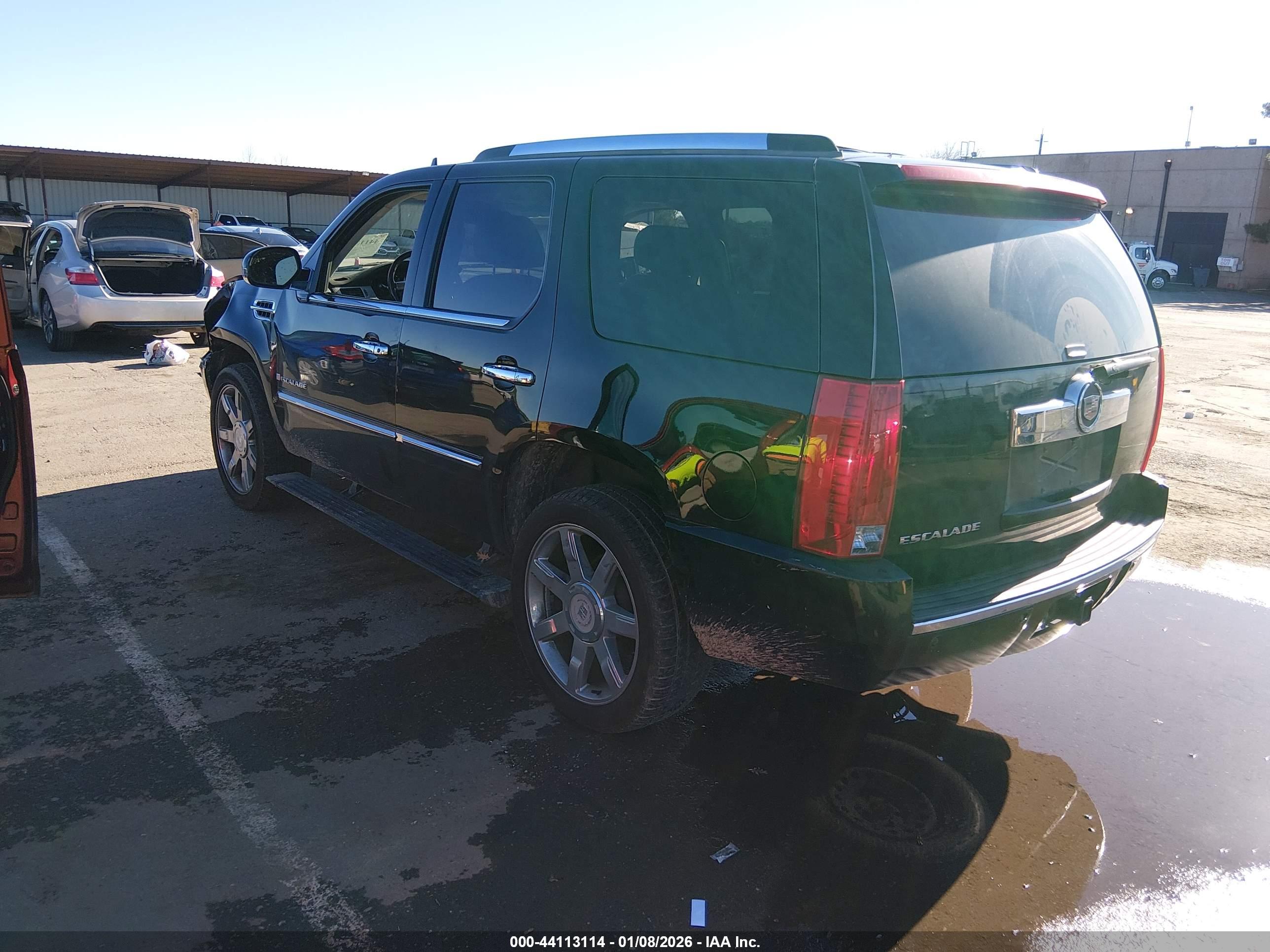 CADILLAC ESCALADE image 3
