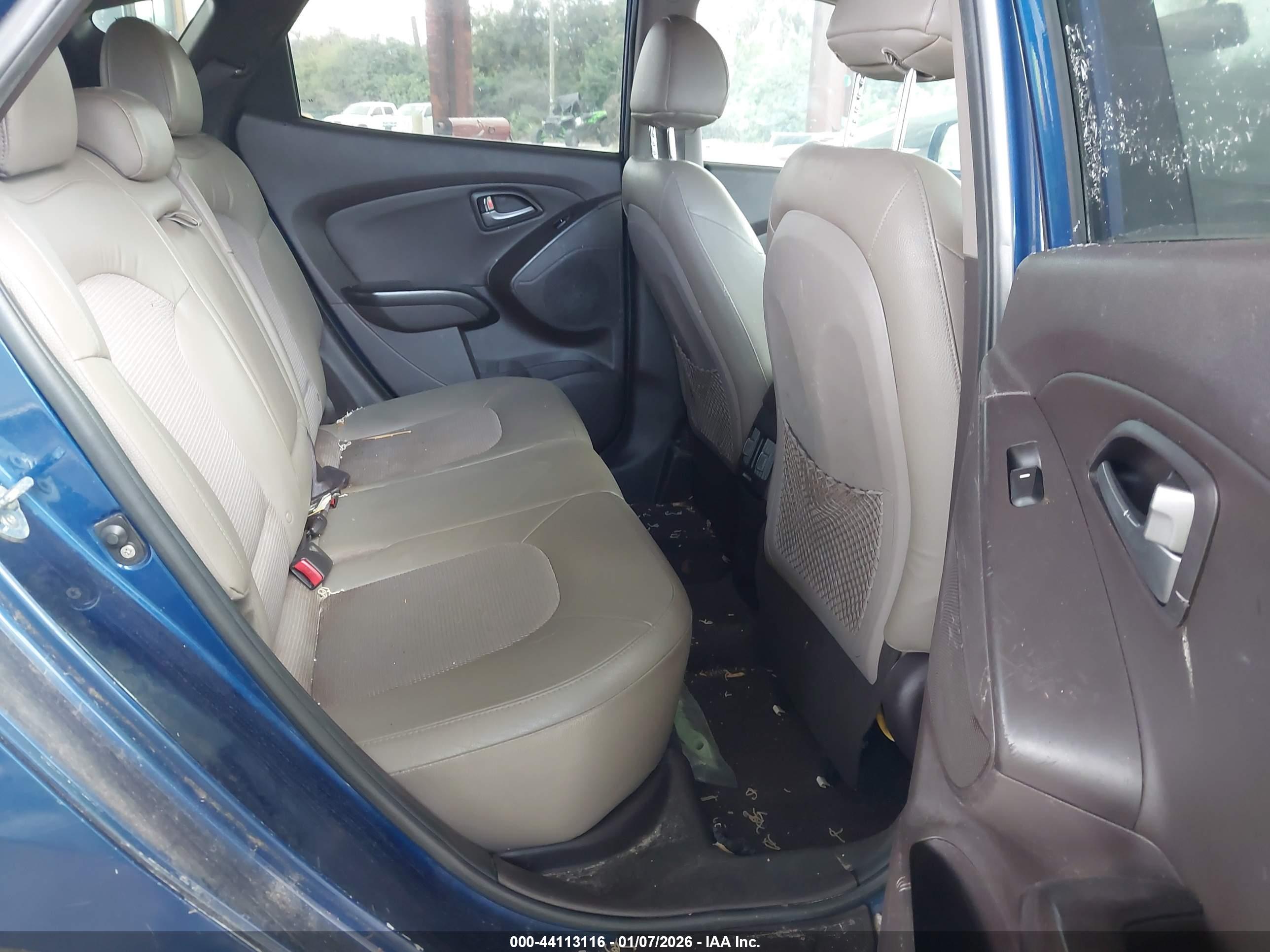 HYUNDAI TUCSON image 8