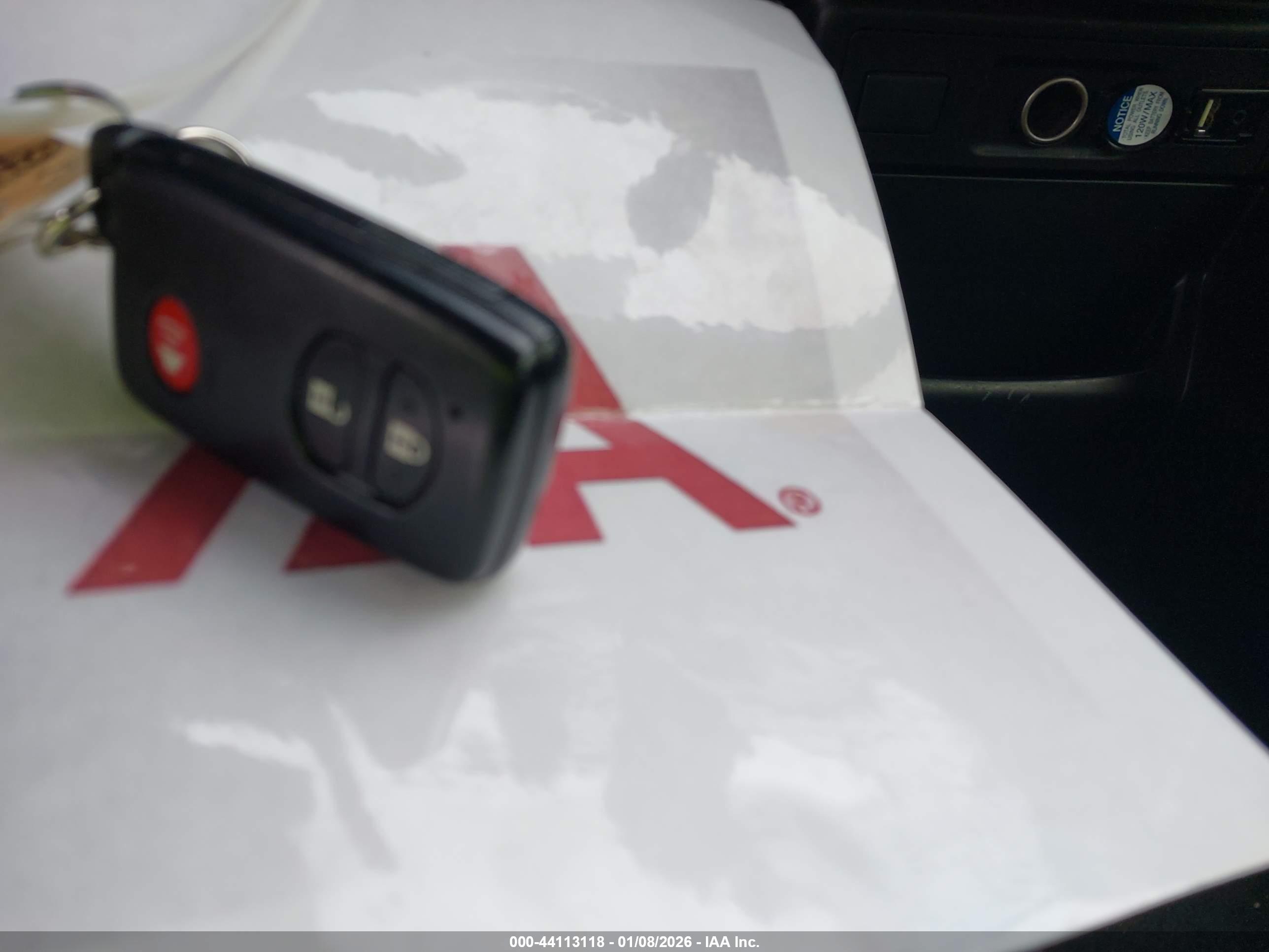 TOYOTA PRIUS image 11