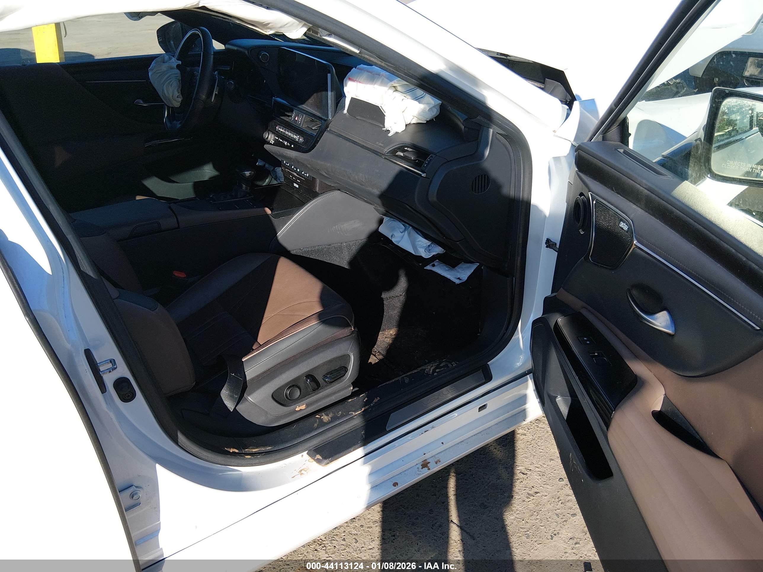 LEXUS ES image 5