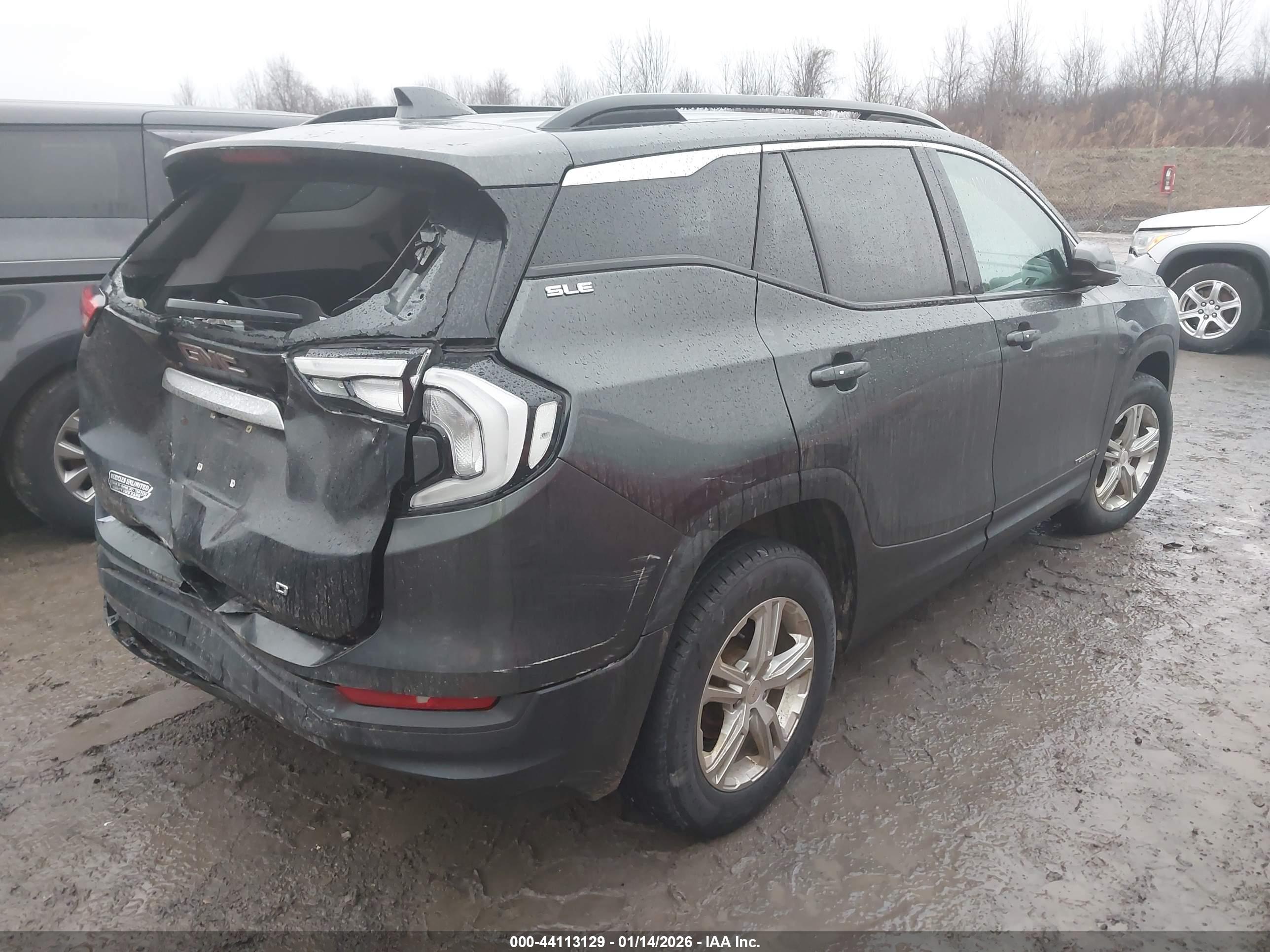 GMC TERRAIN image 4