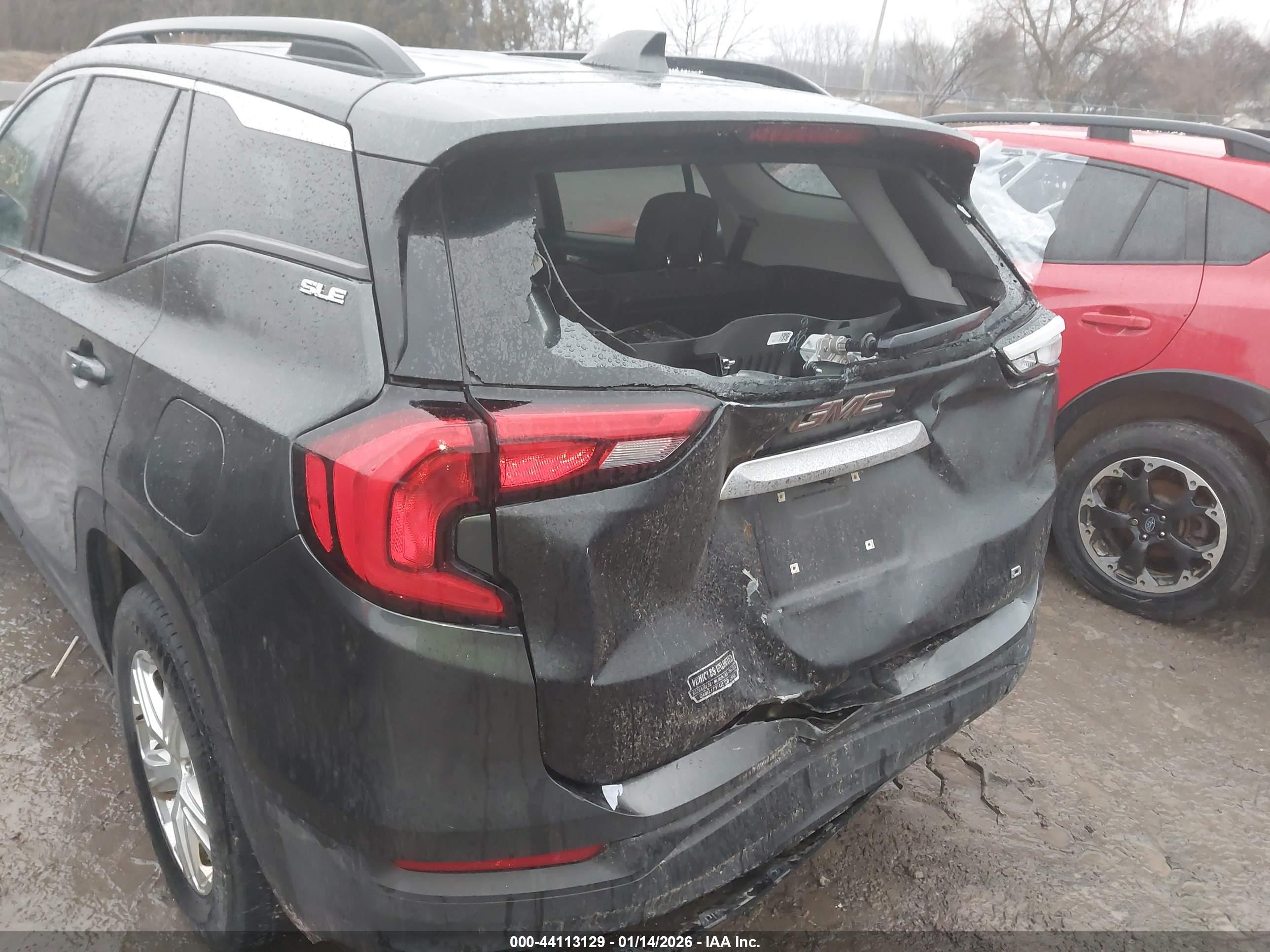 GMC TERRAIN image 6