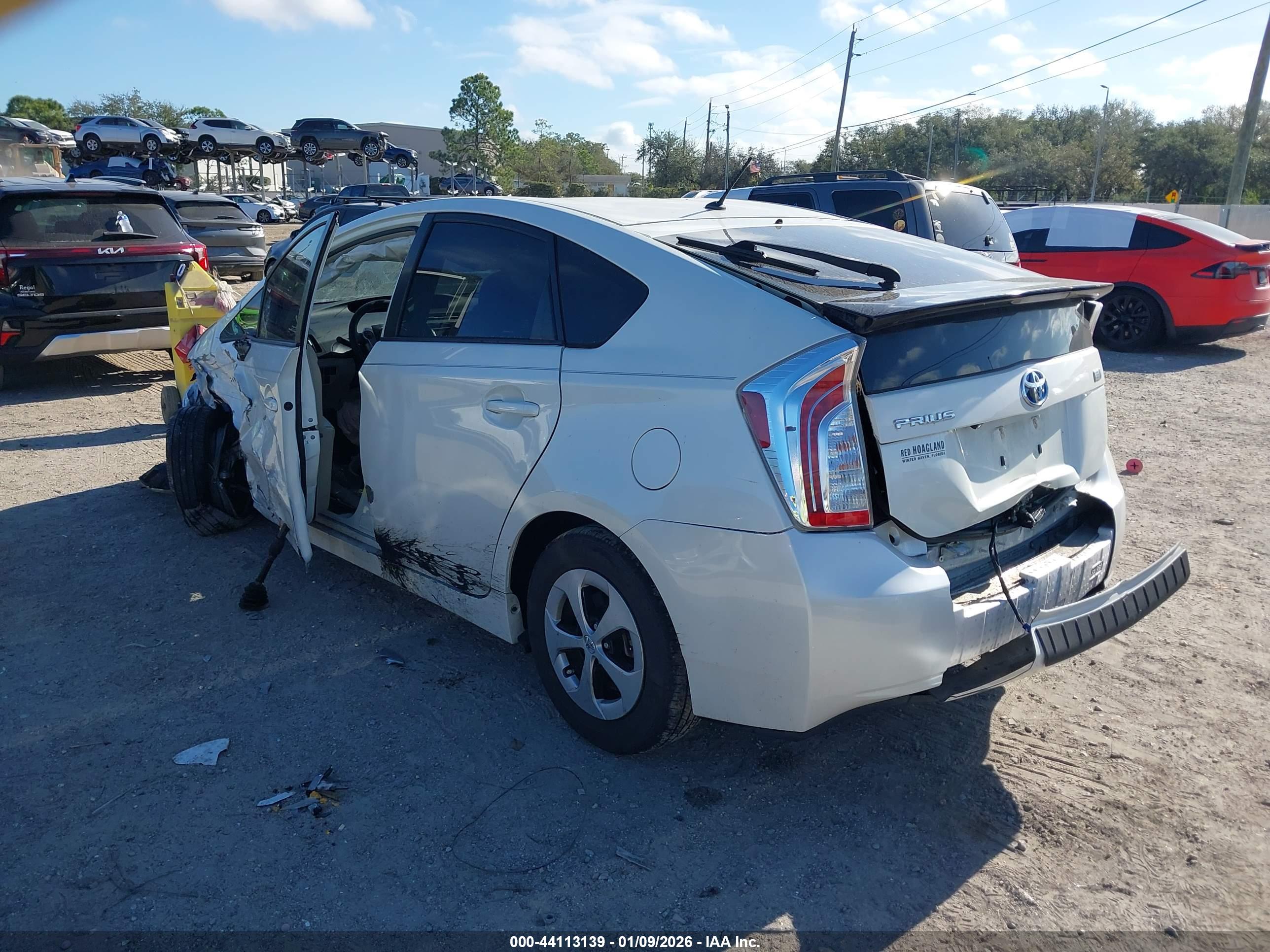 TOYOTA PRIUS image 3