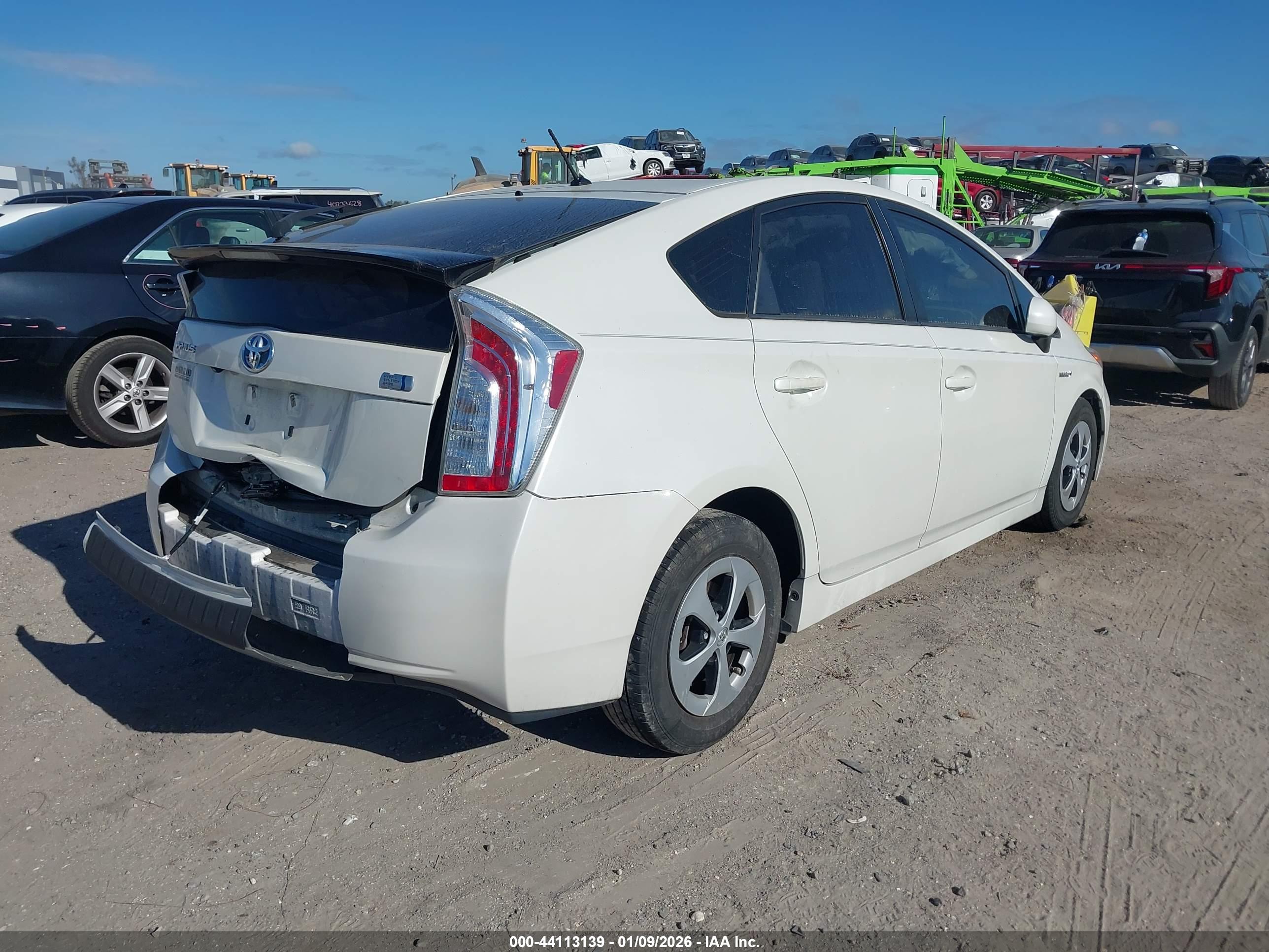 TOYOTA PRIUS image 4