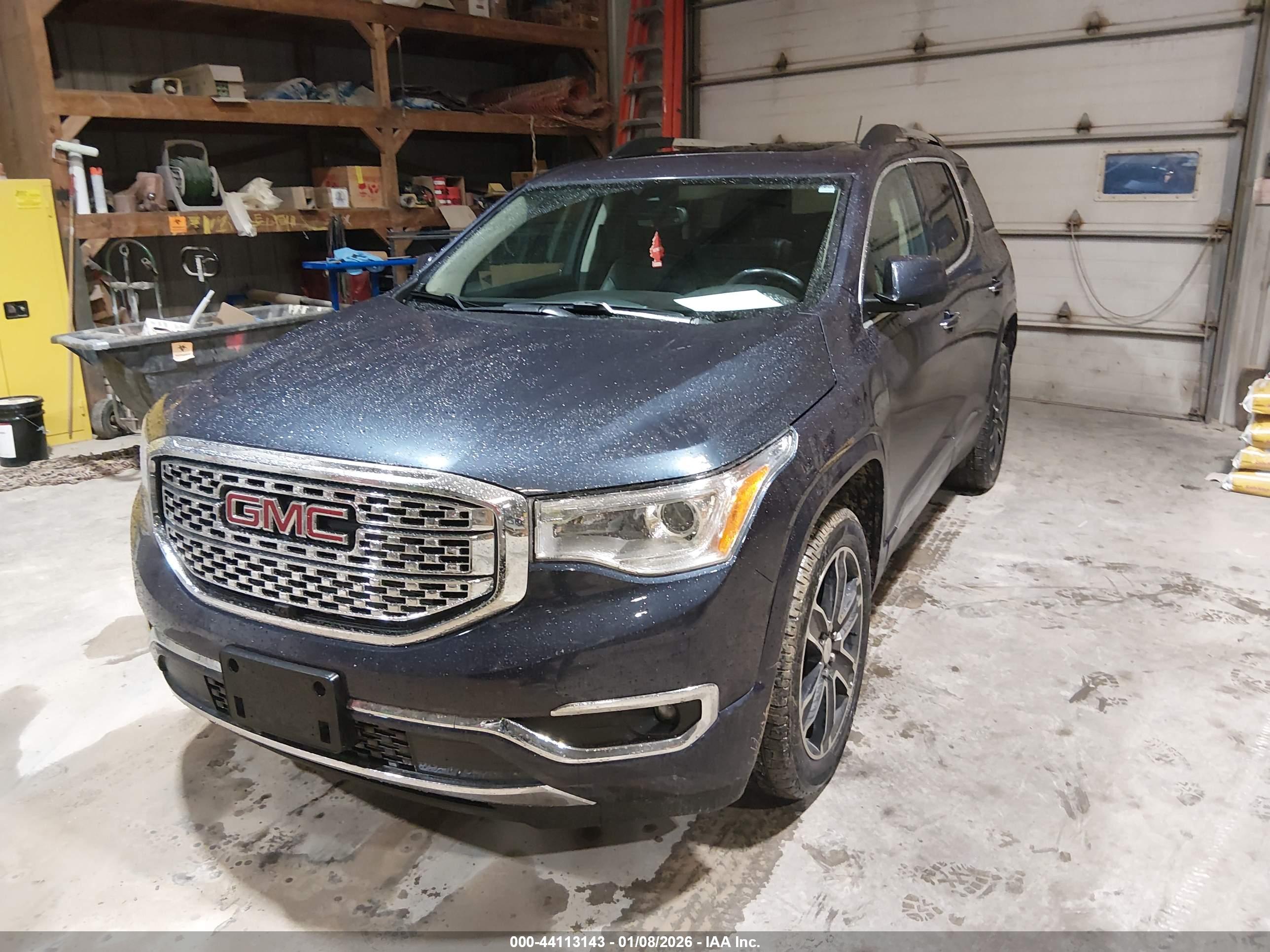 GMC ACADIA image 2
