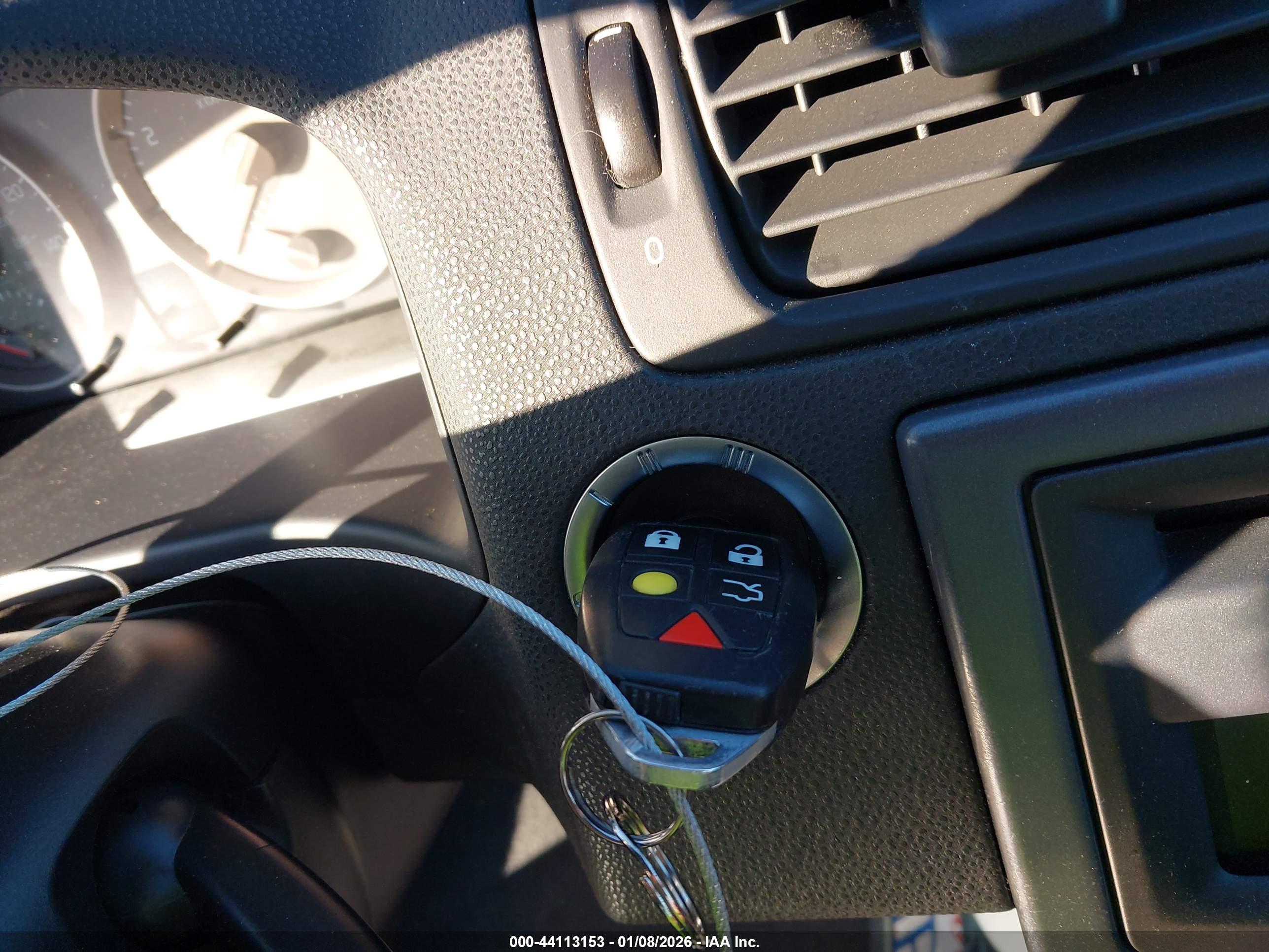 VOLVO S40 image 11