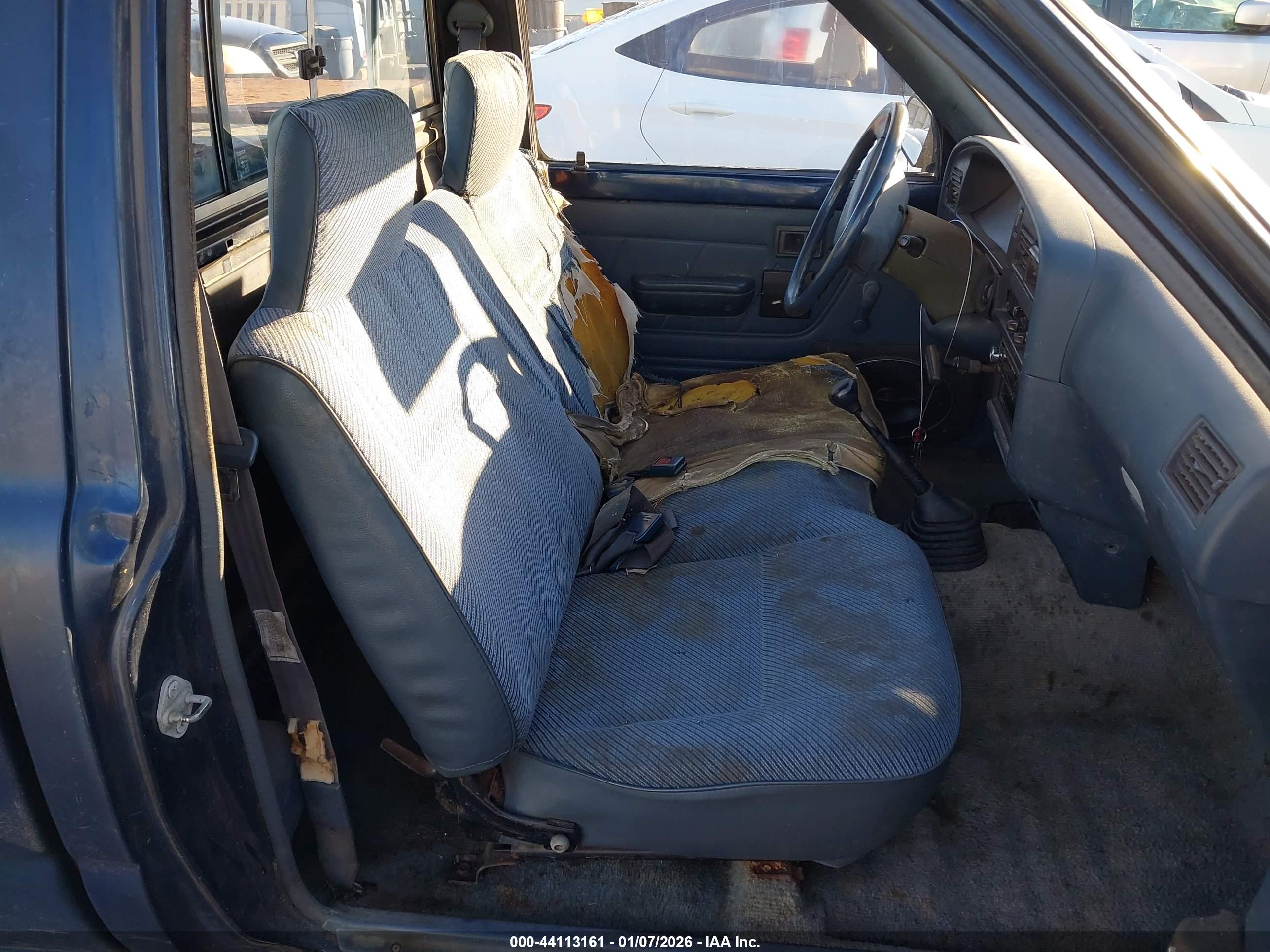 TOYOTA PICKUP image 5