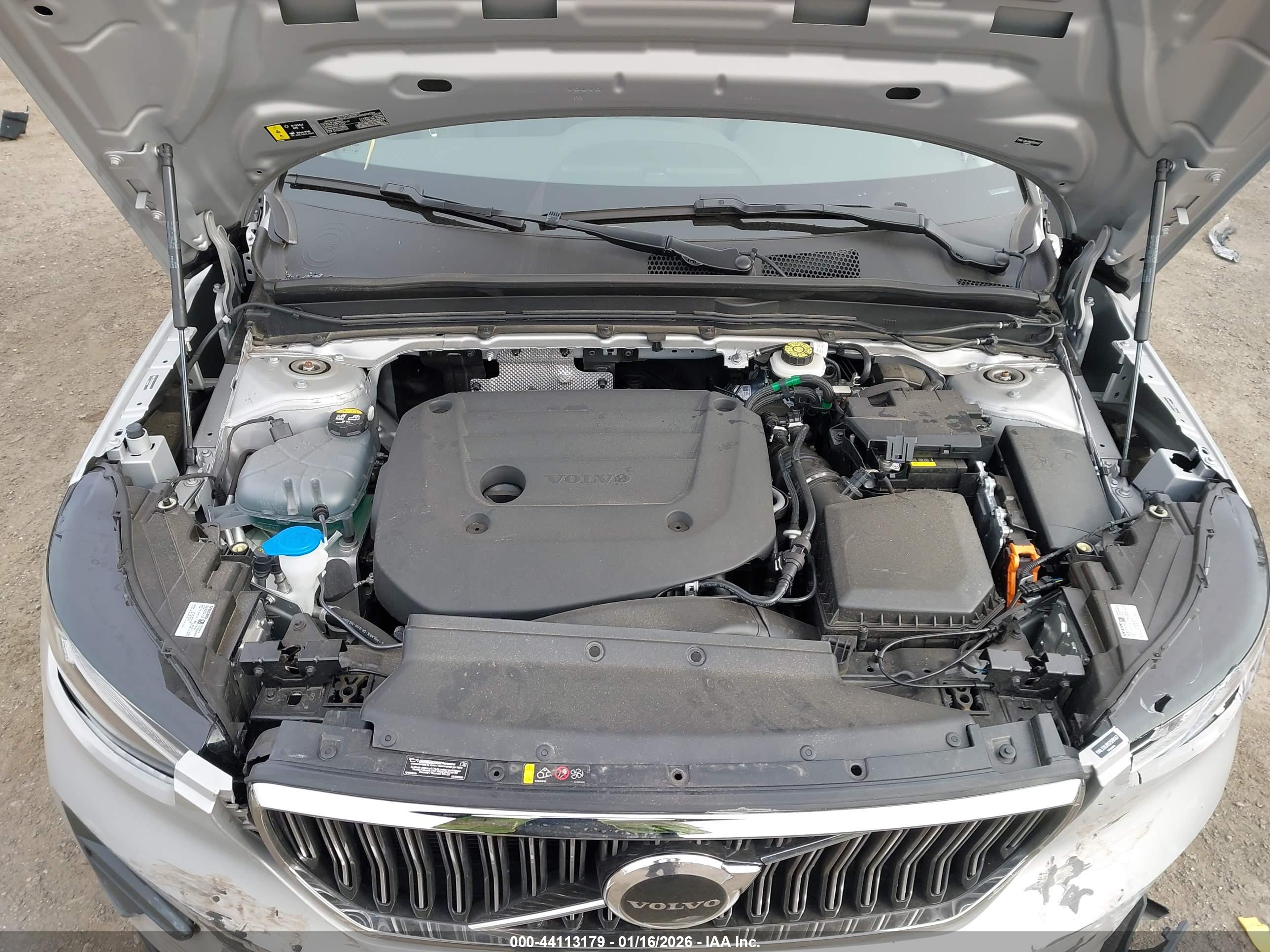 VOLVO XC40 image 10