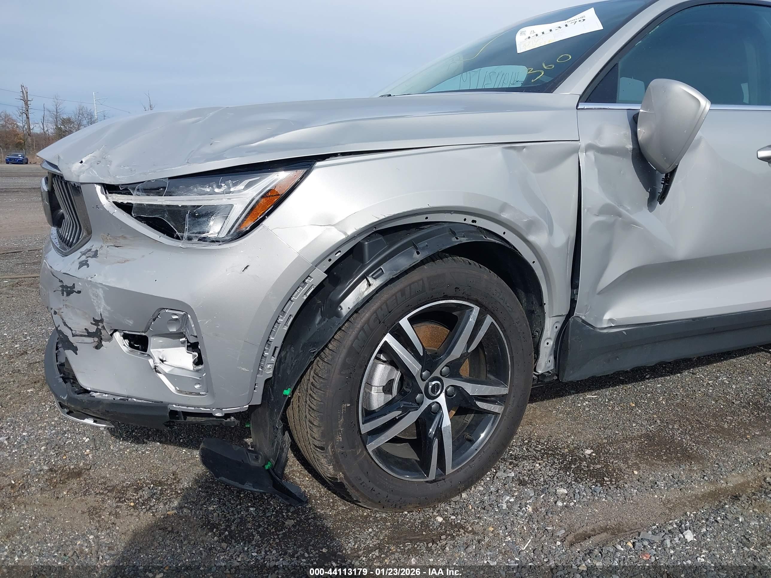 VOLVO XC40 image 6