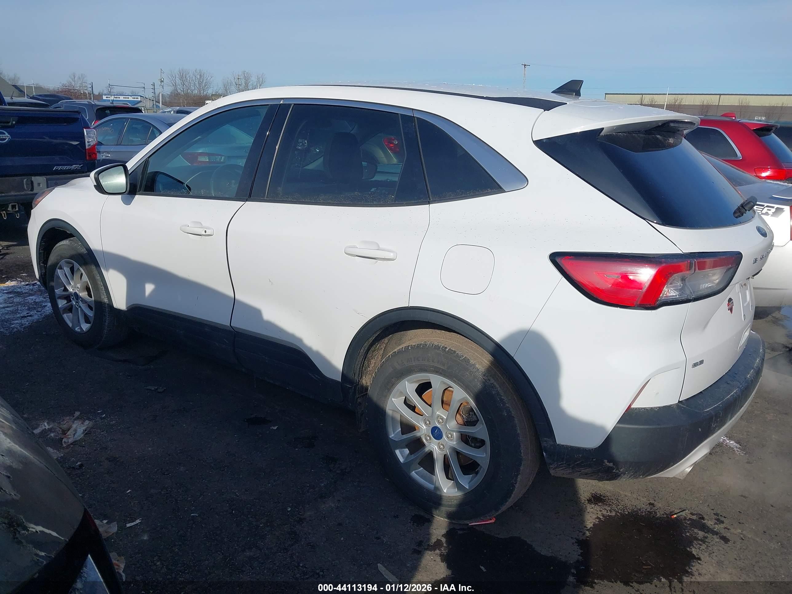 FORD ESCAPE image 3