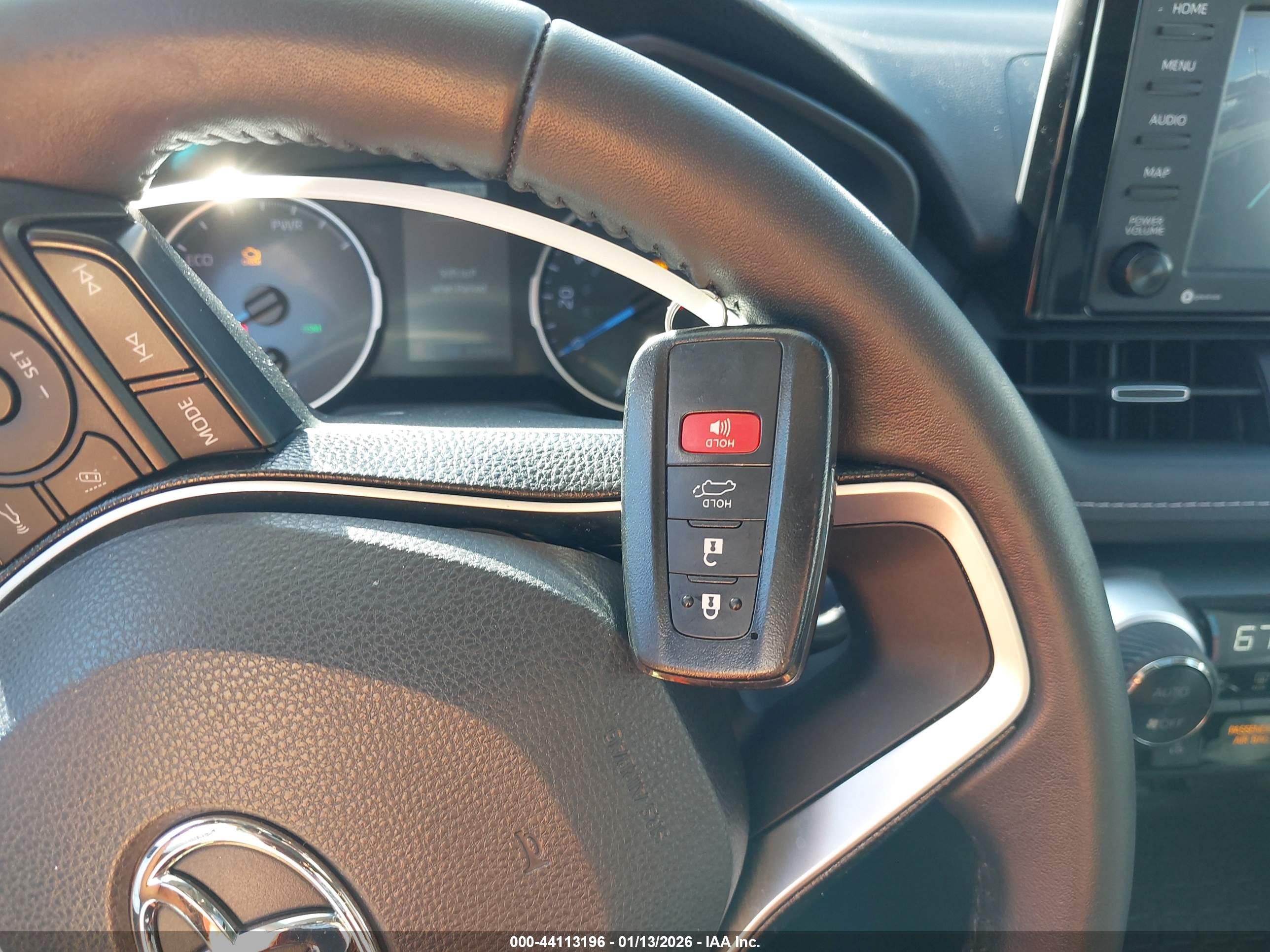 TOYOTA RAV4 image 11
