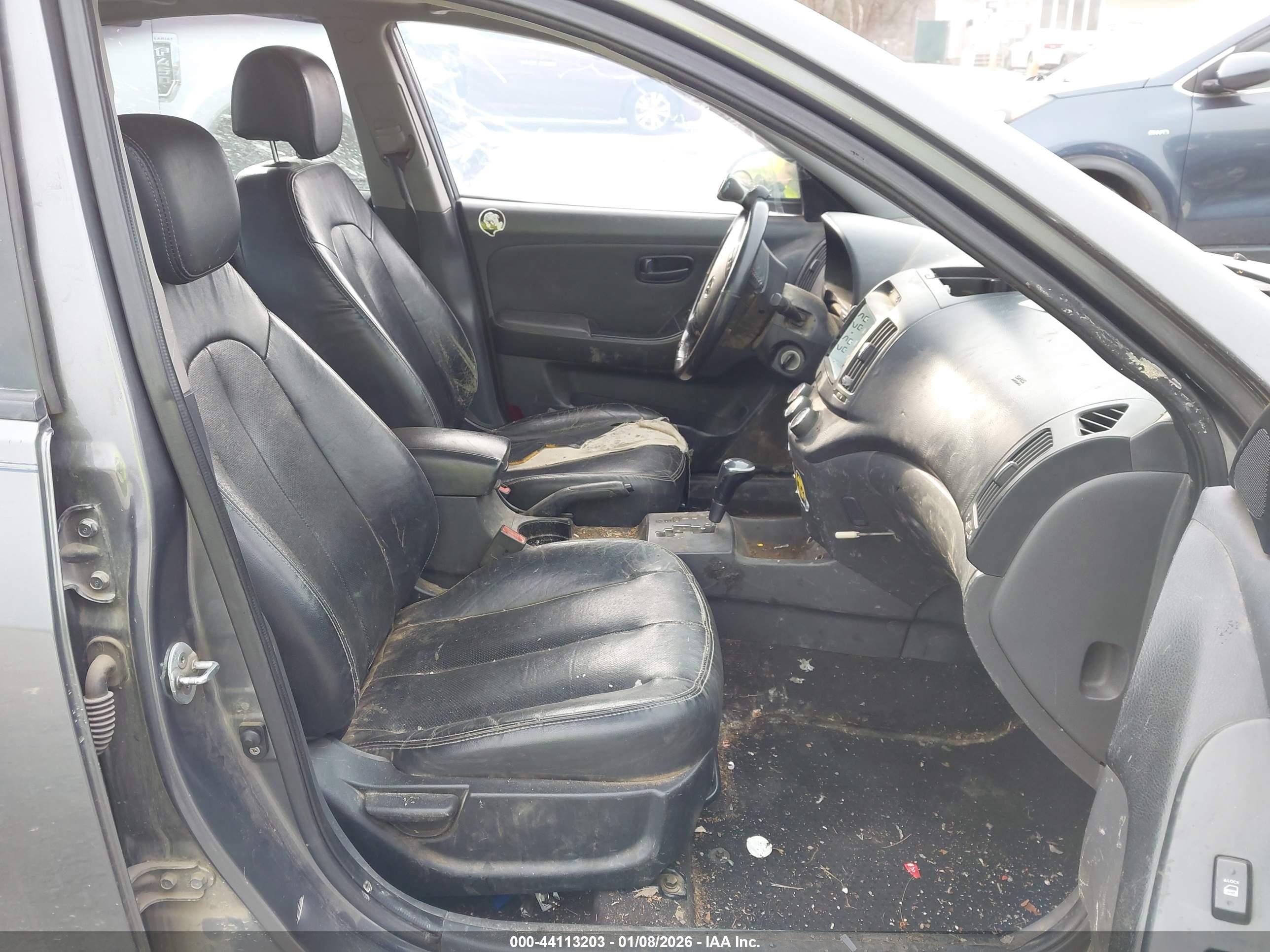HYUNDAI ELANTRA image 5