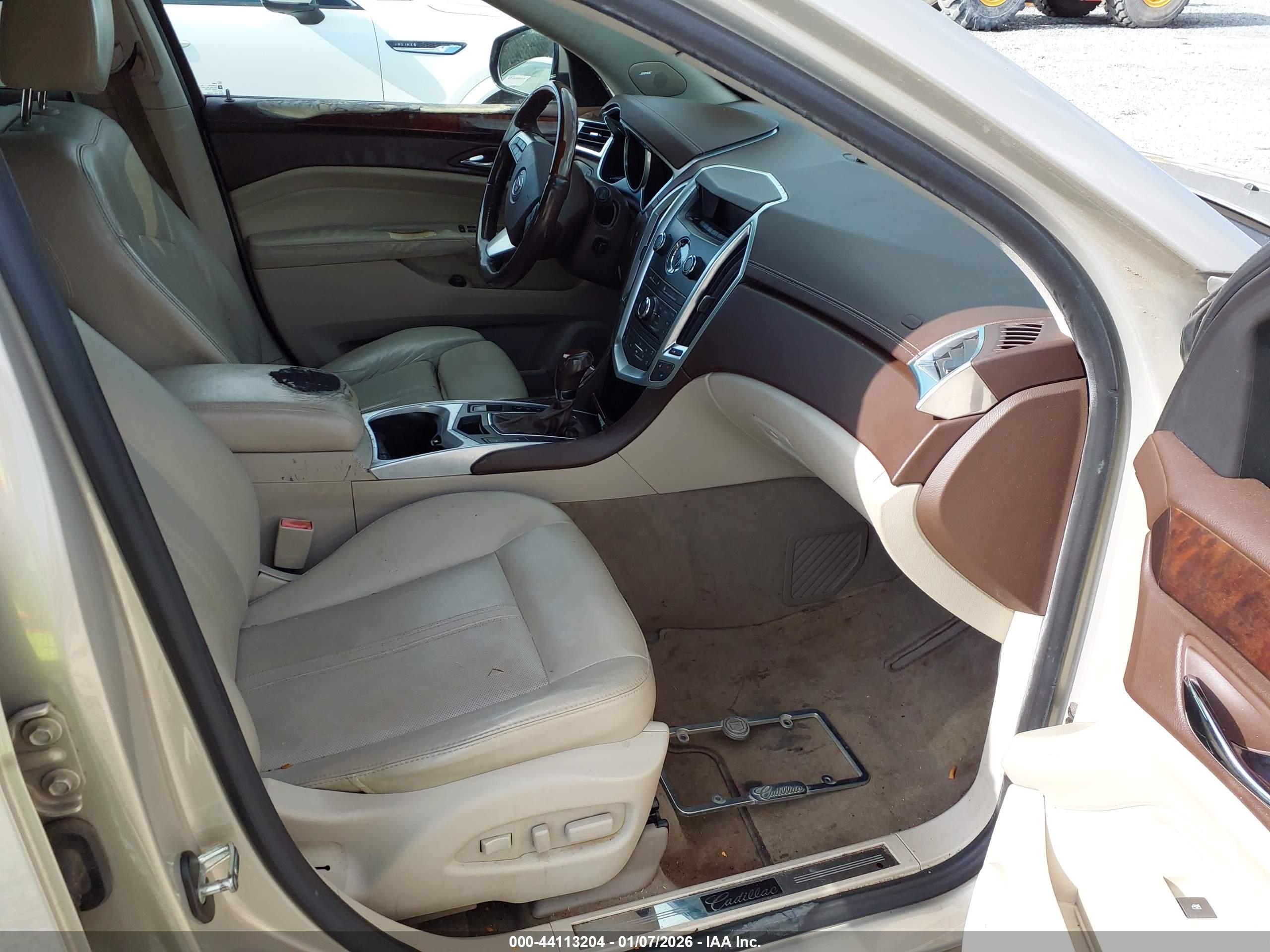 CADILLAC SRX image 5