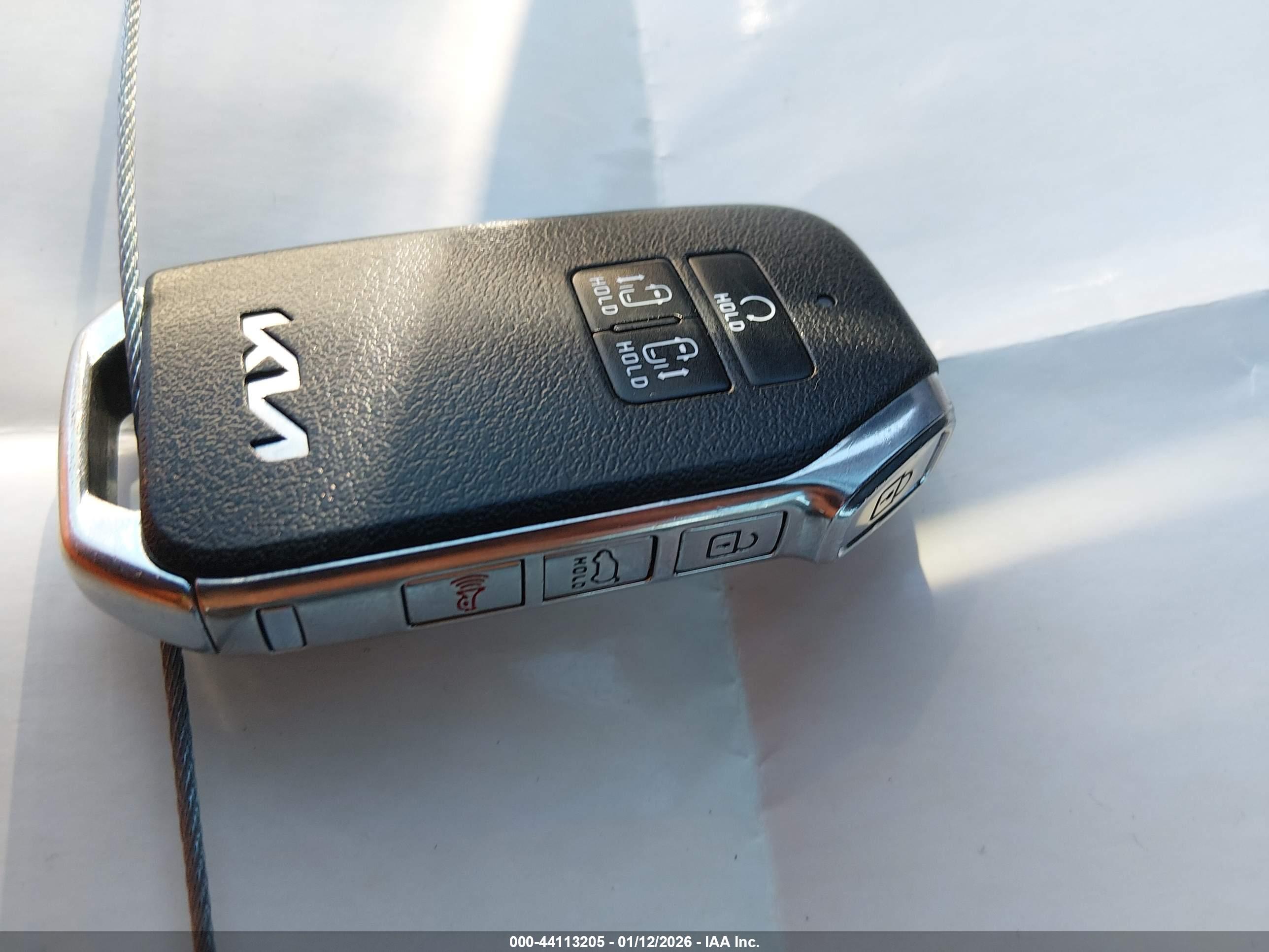 KIA CARNIVAL image 11