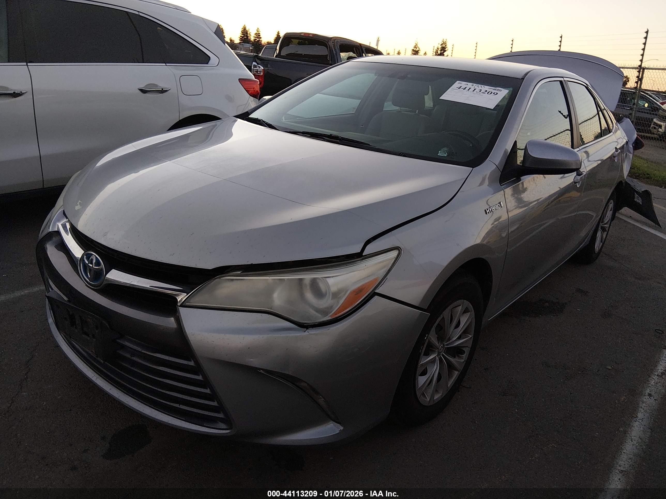 TOYOTA CAMRY image 2