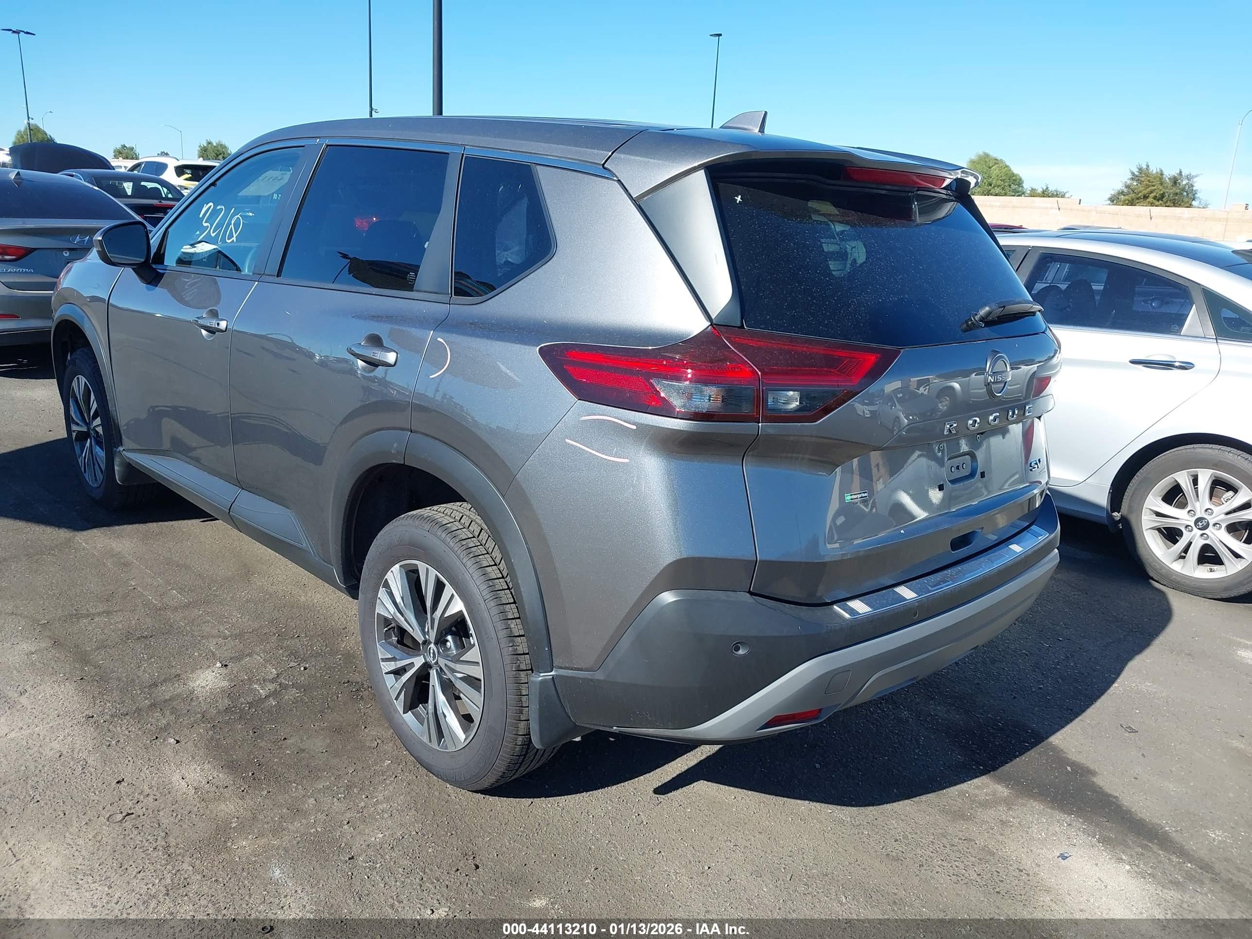 NISSAN ROGUE image 3