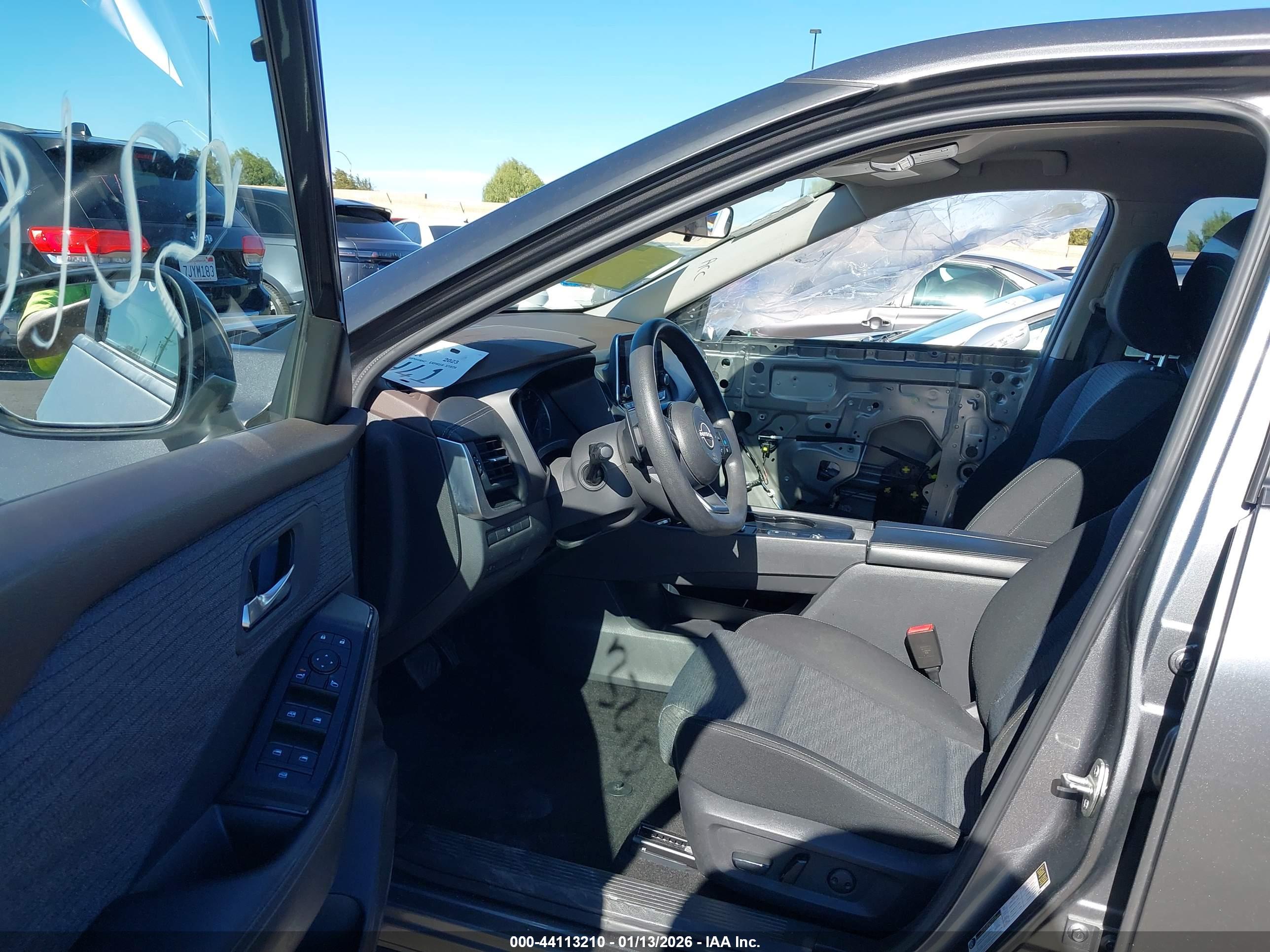NISSAN ROGUE image 5