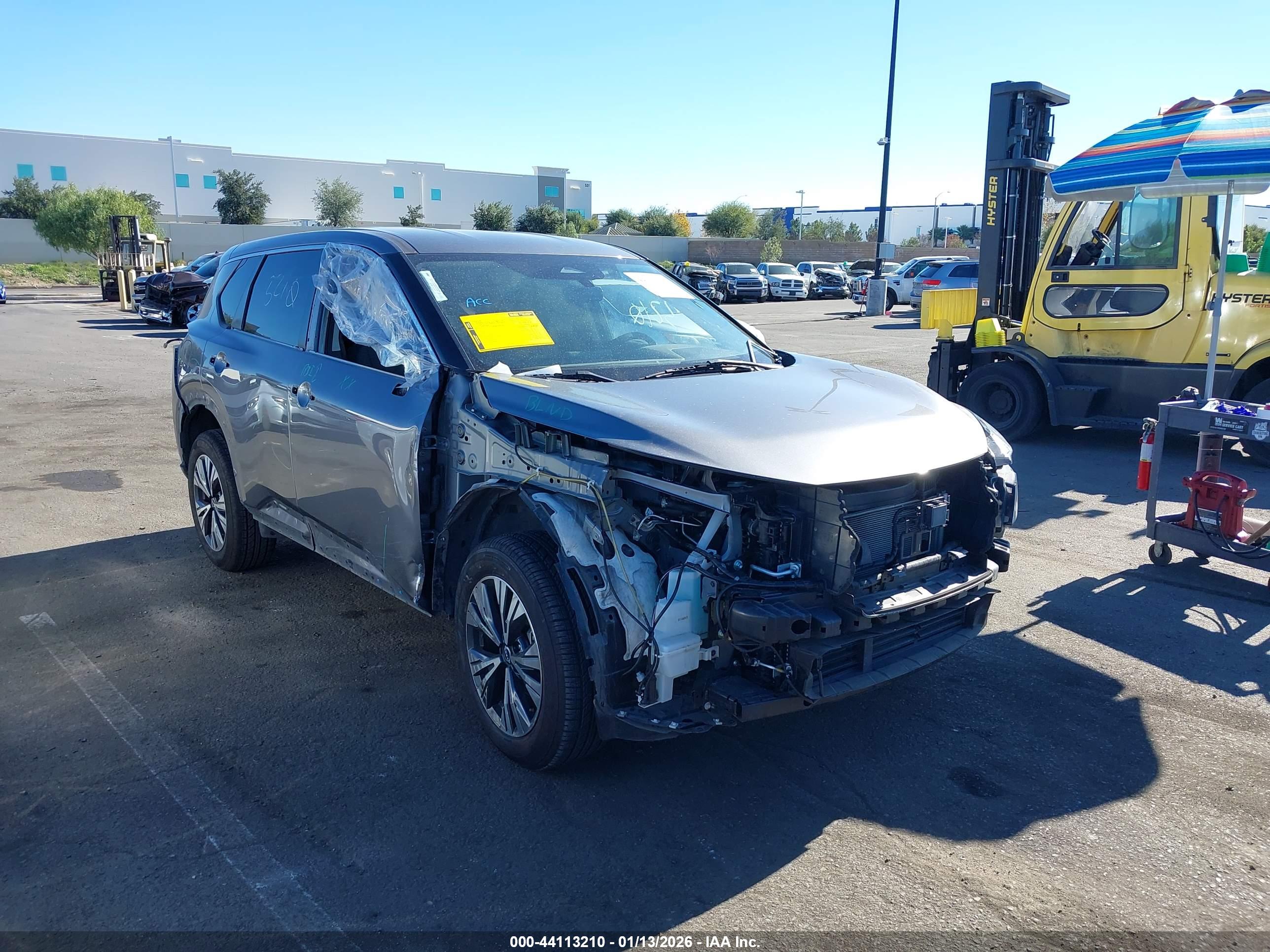 NISSAN ROGUE image 6