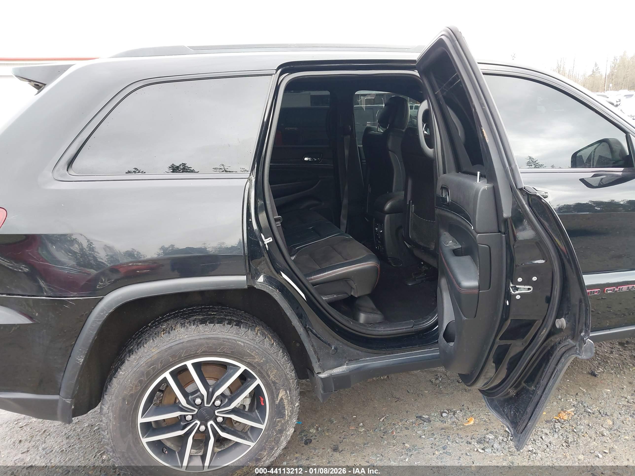 JEEP GRAND image 8