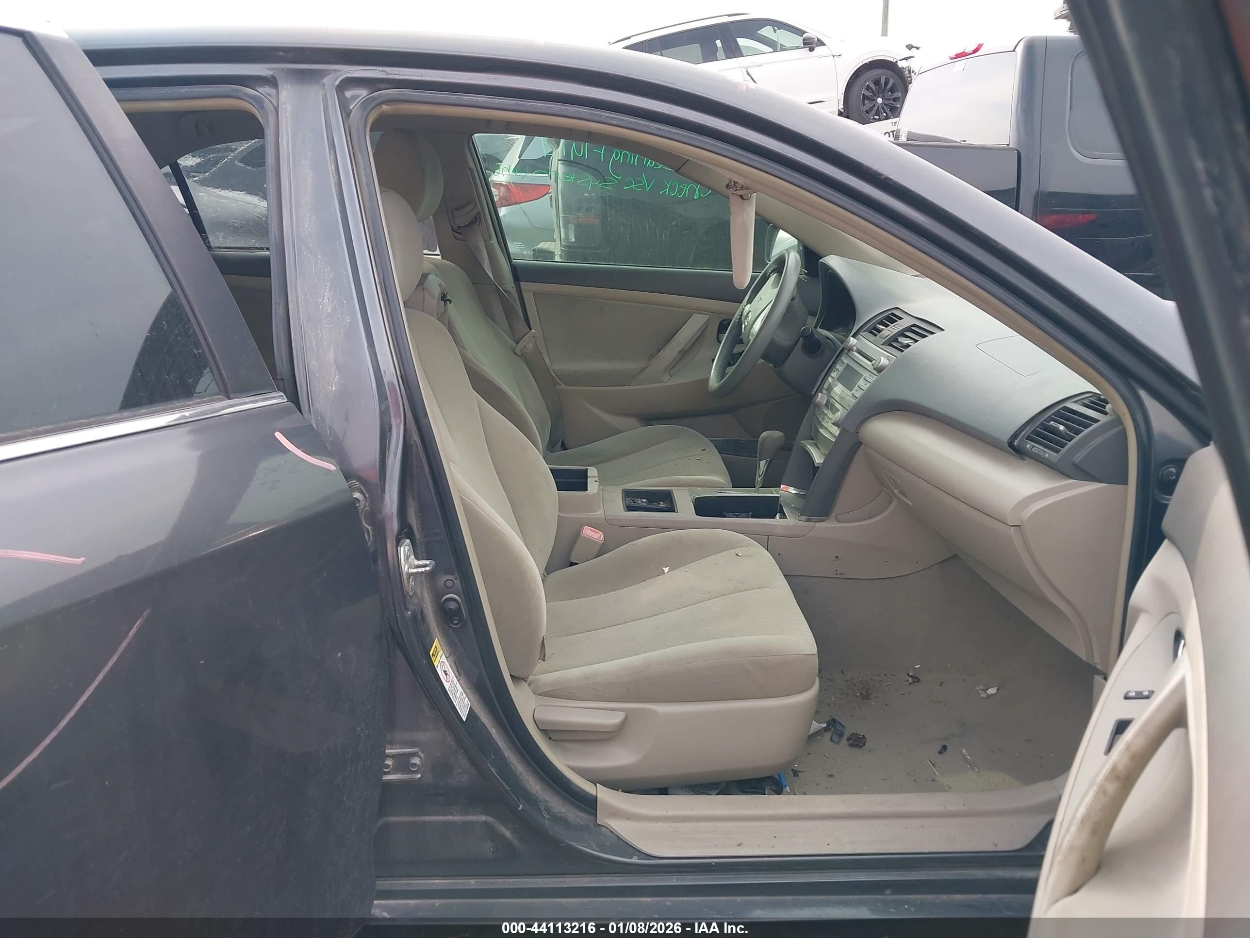 TOYOTA CAMRY image 5