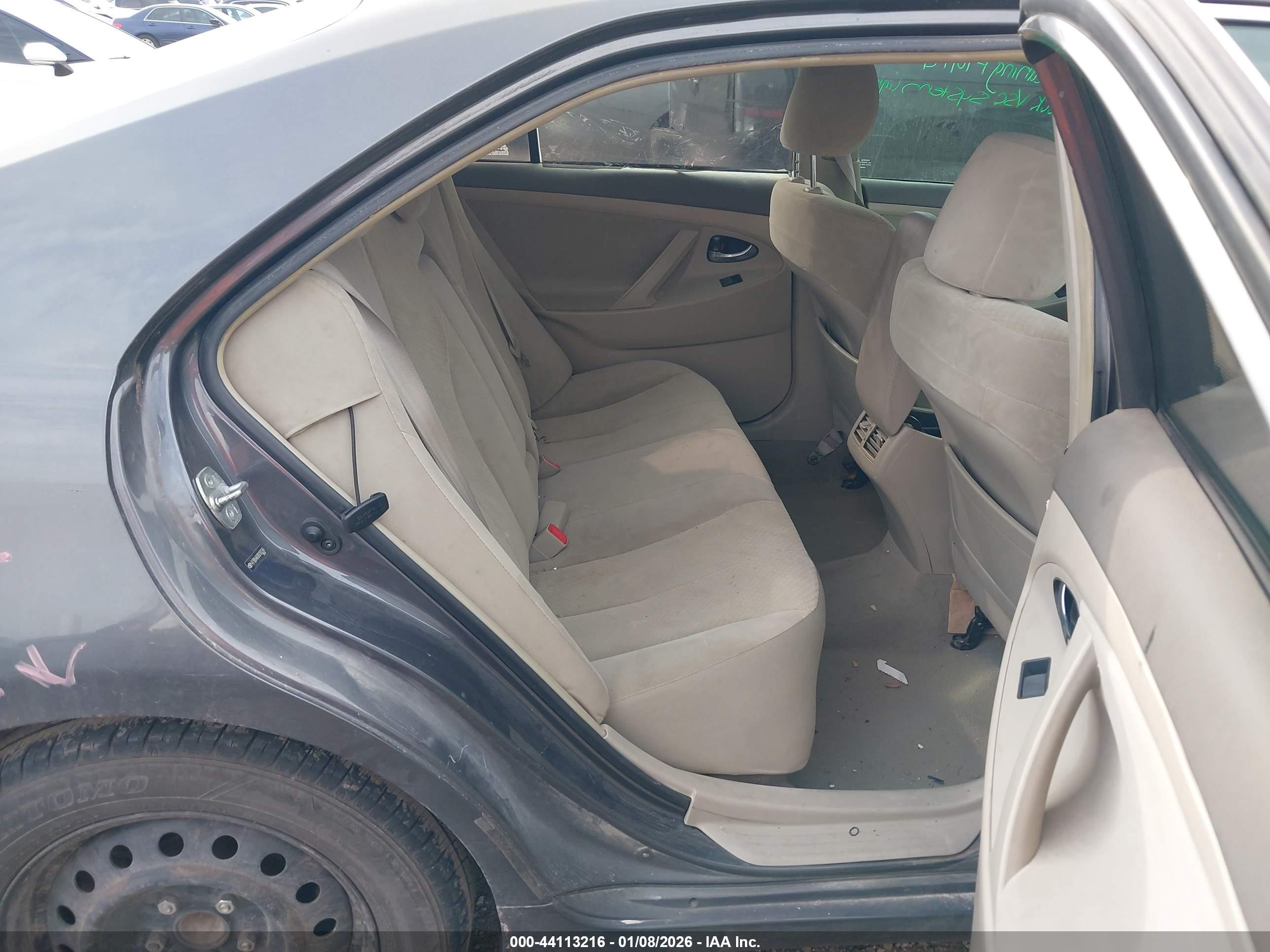 TOYOTA CAMRY image 8