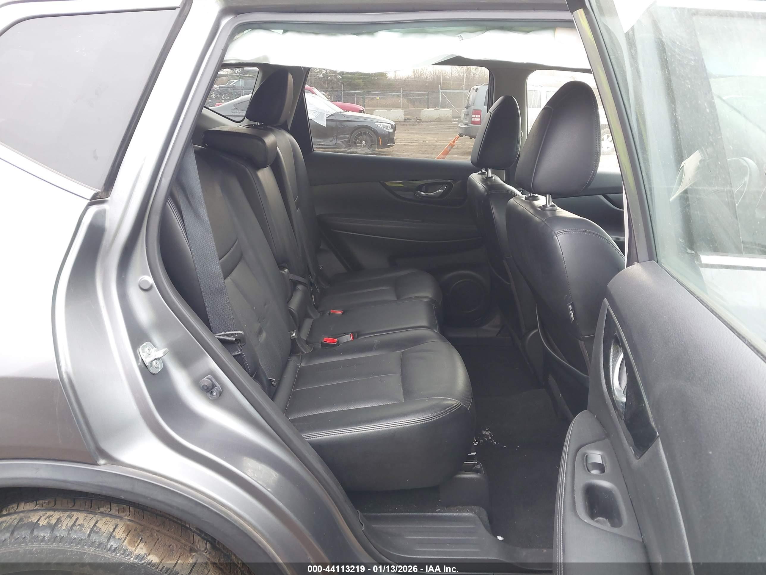 NISSAN ROGUE image 8