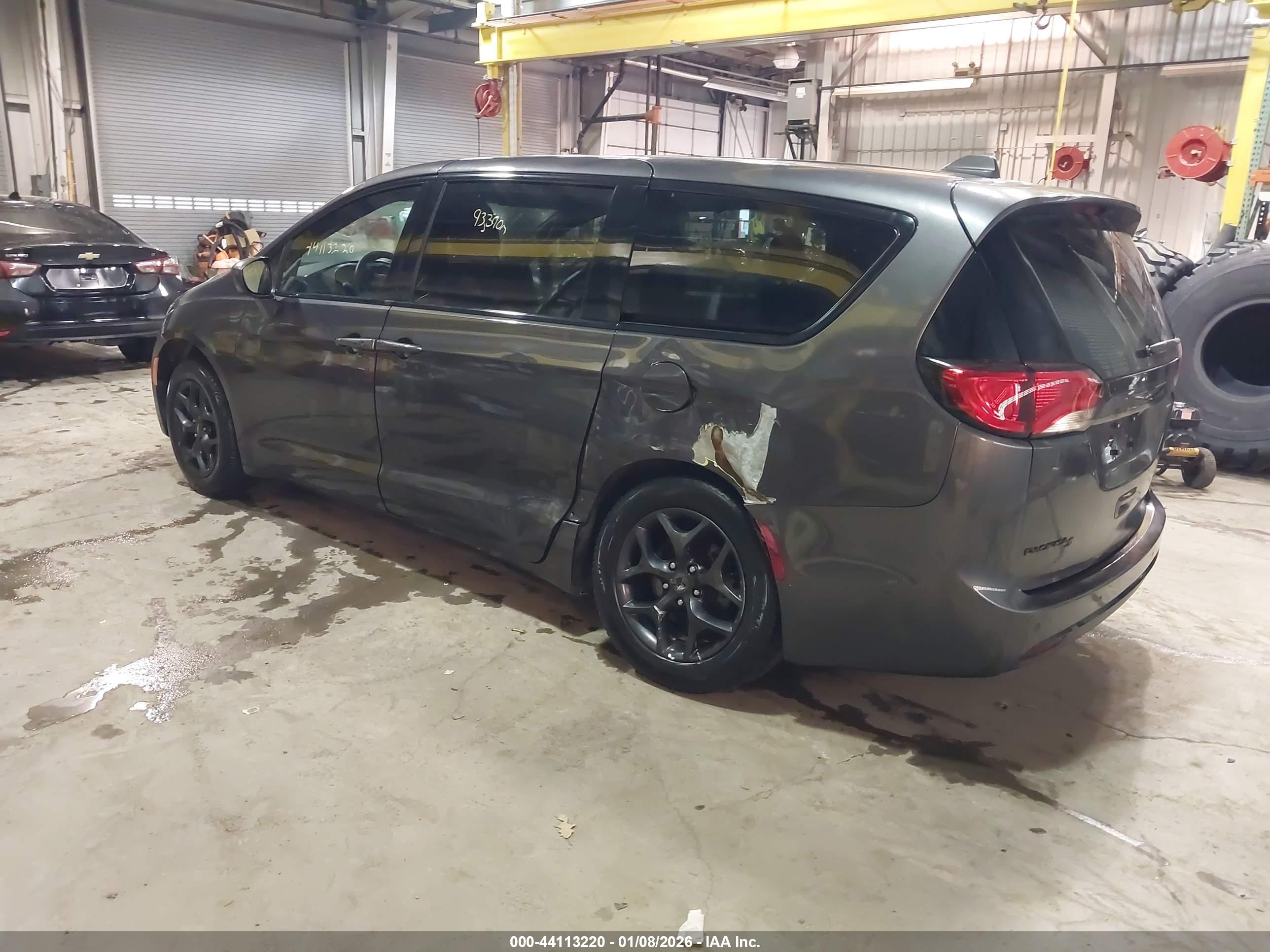 CHRYSLER PACIFICA image 3