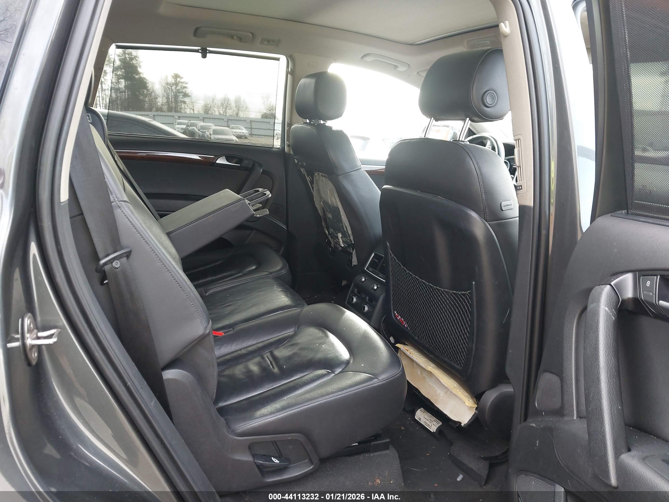 AUDI Q7 image 8