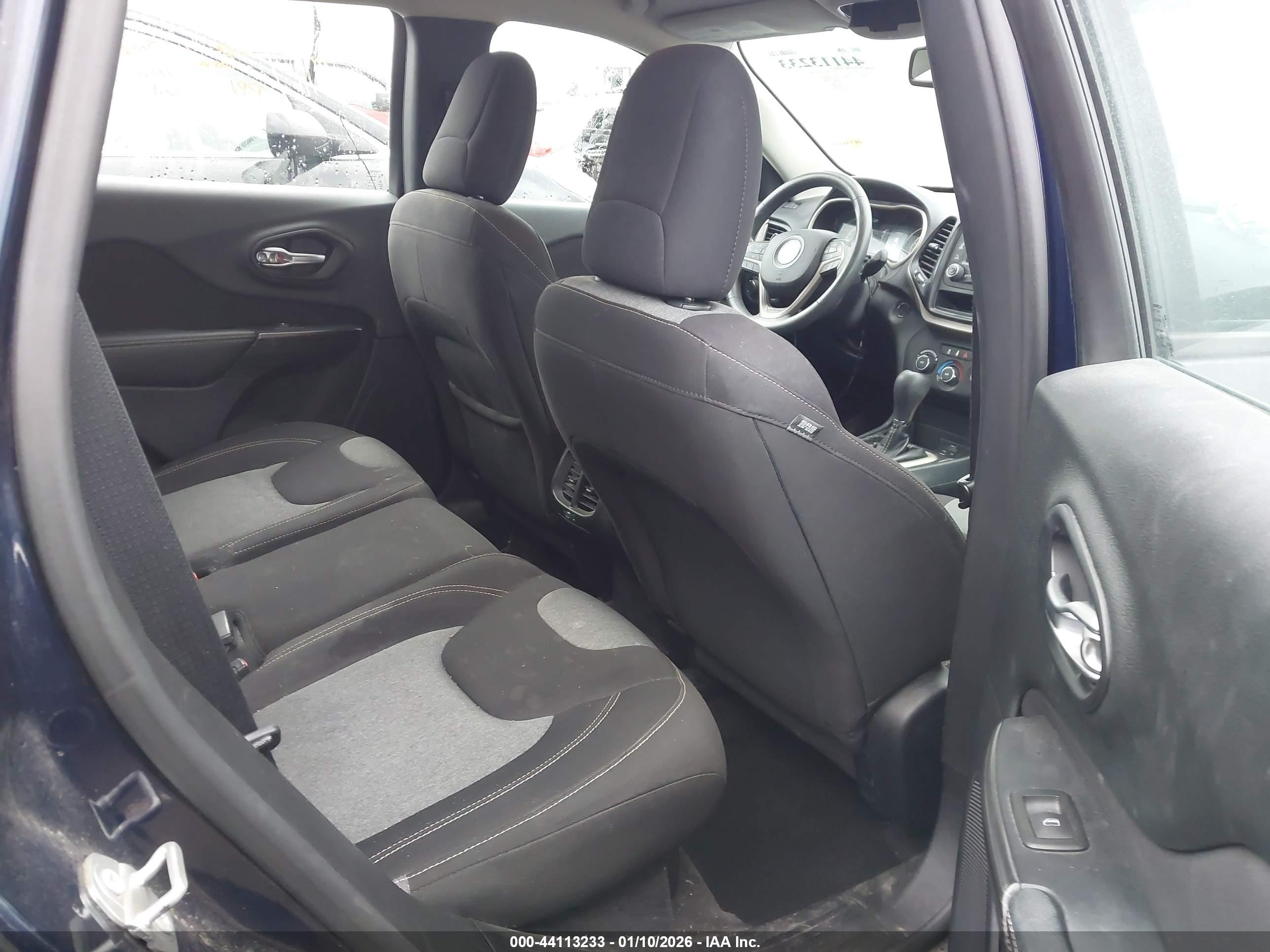 JEEP CHEROKEE image 8