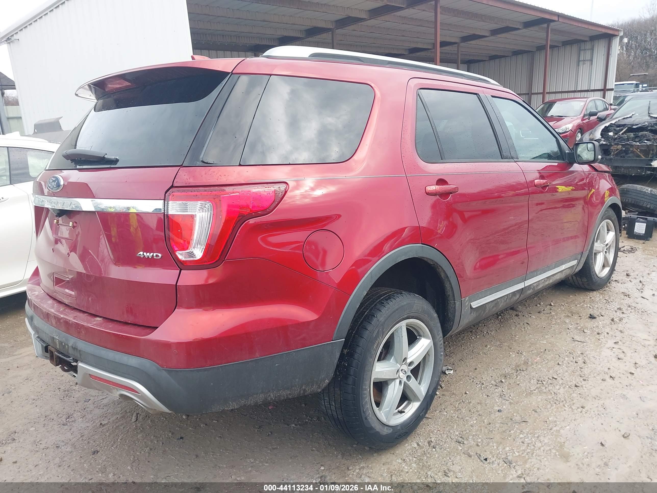FORD EXPLORER image 4