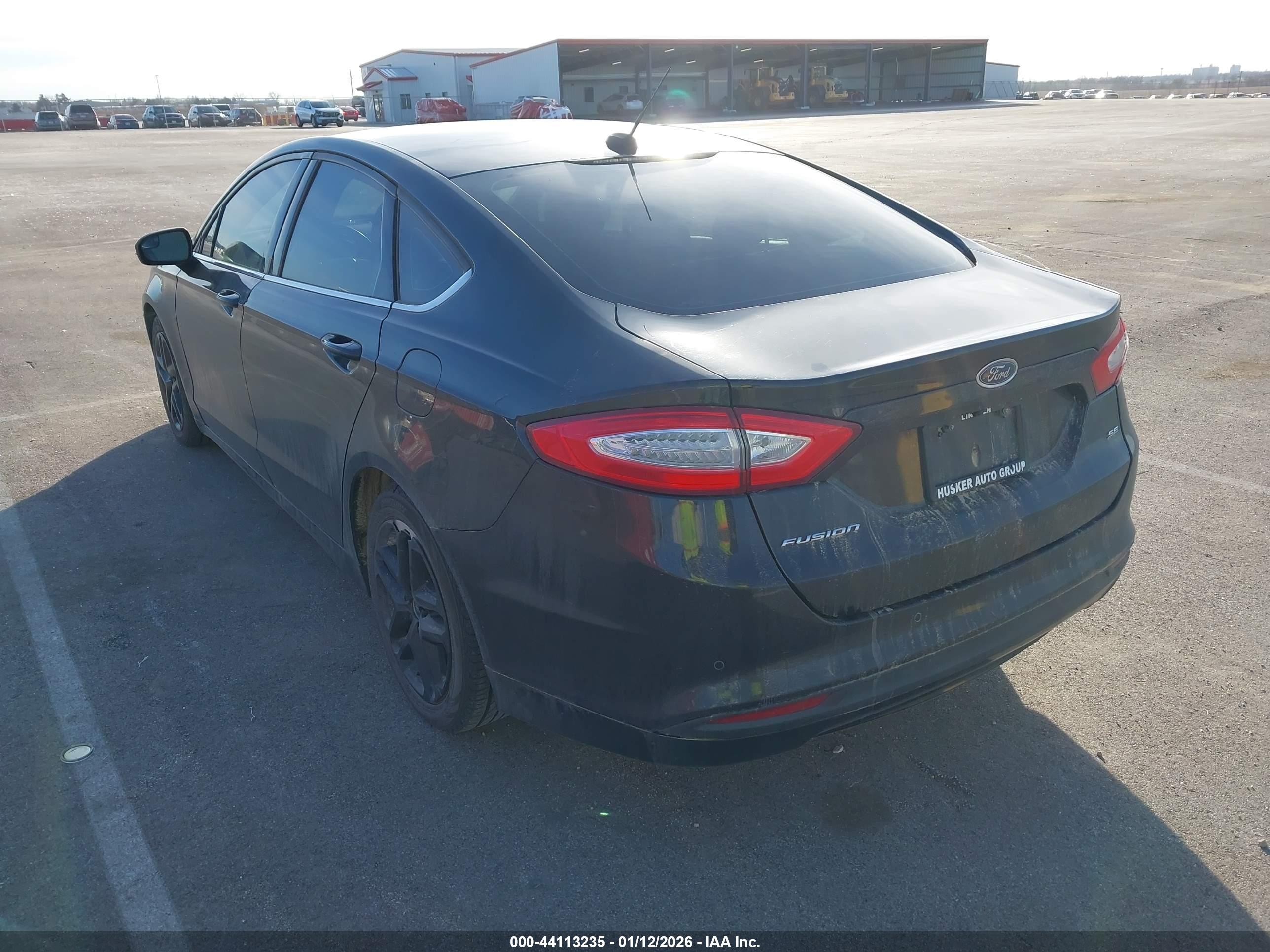 FORD FUSION image 3
