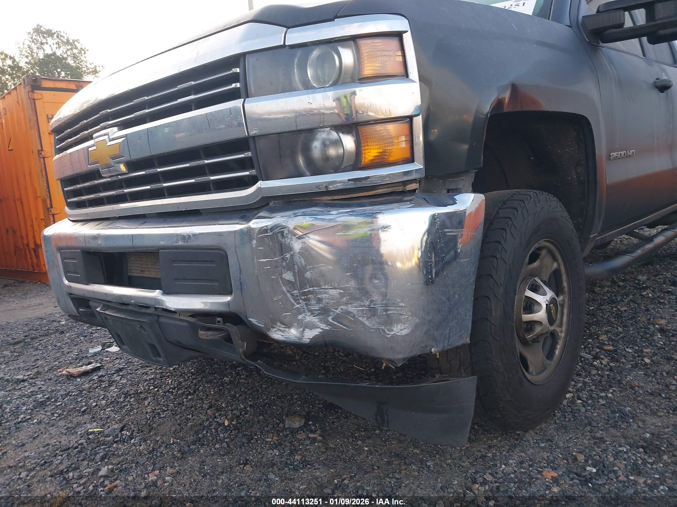 CHEVROLET SILVERADO image 6