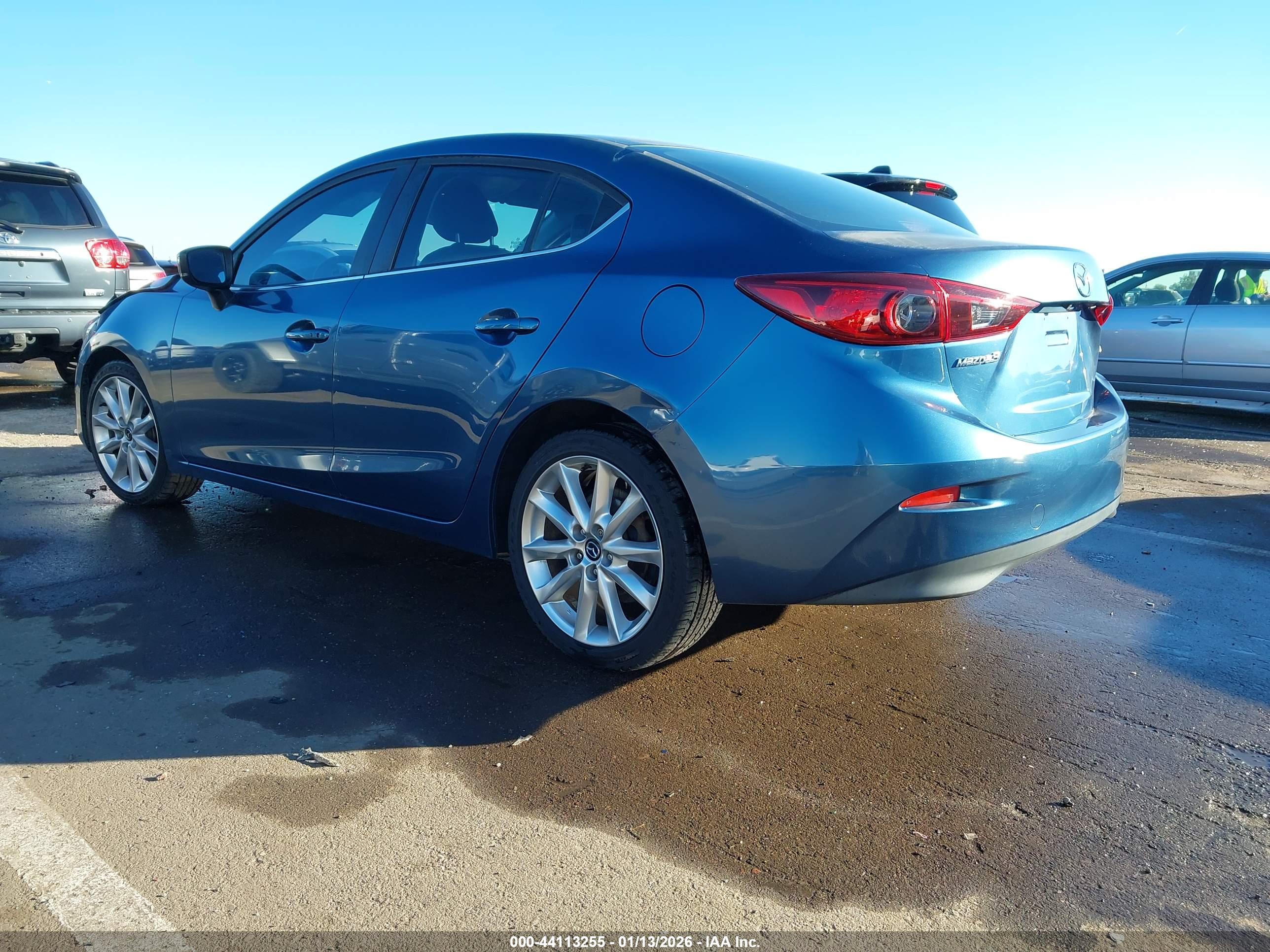 MAZDA MAZDA3 image 3