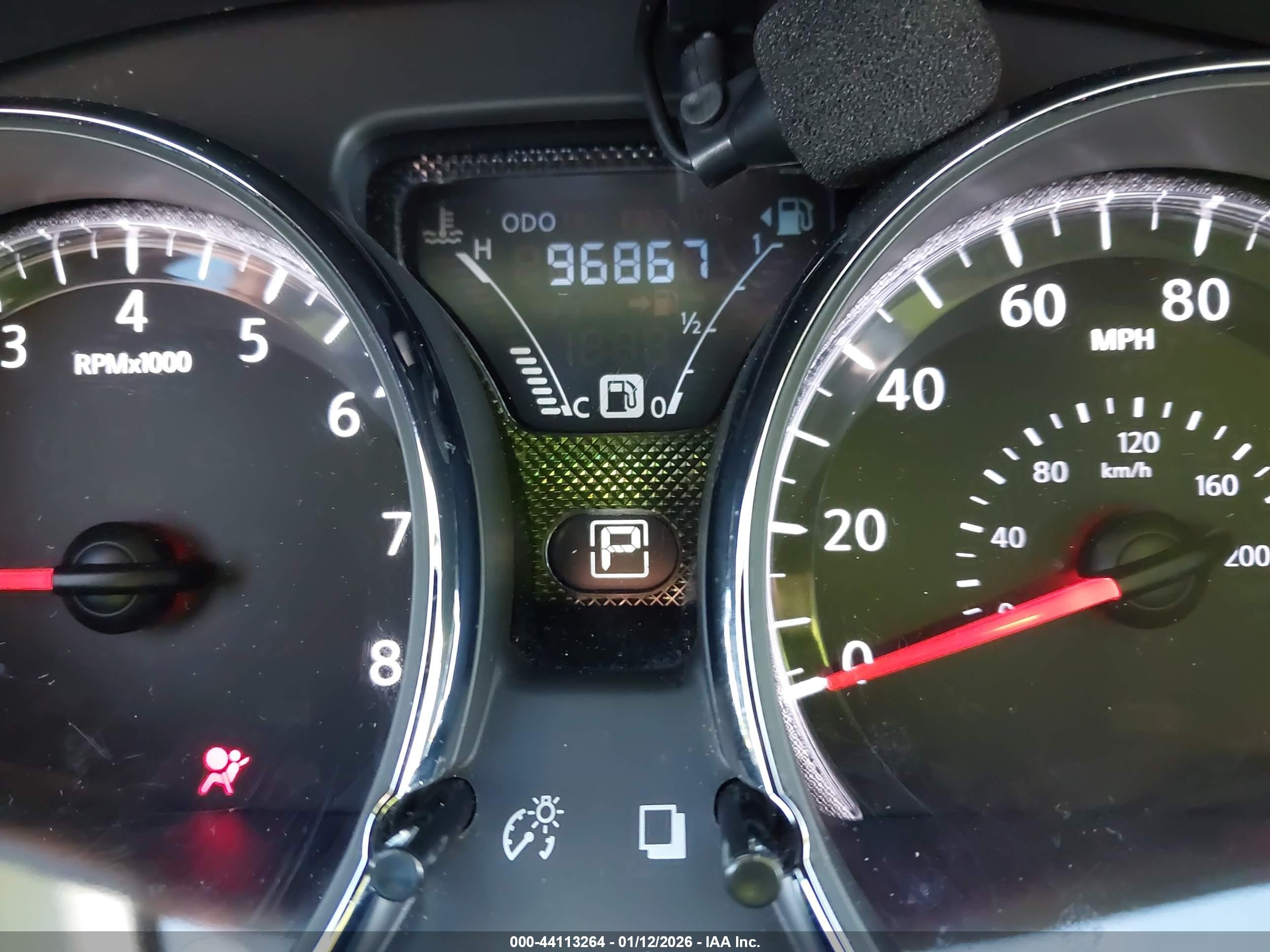 NISSAN VERSA image 7