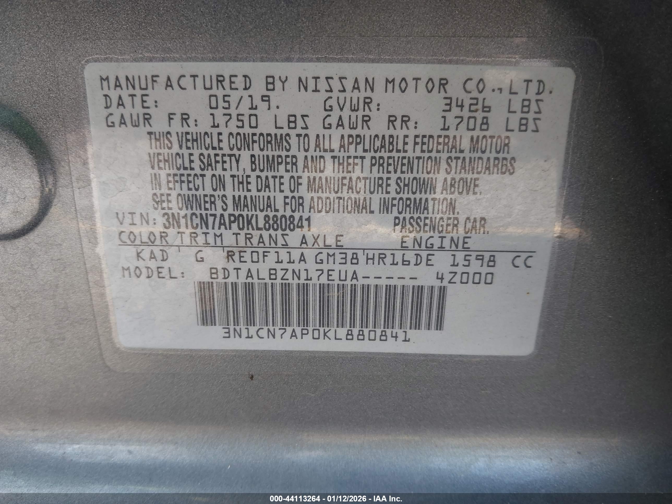 NISSAN VERSA image 9