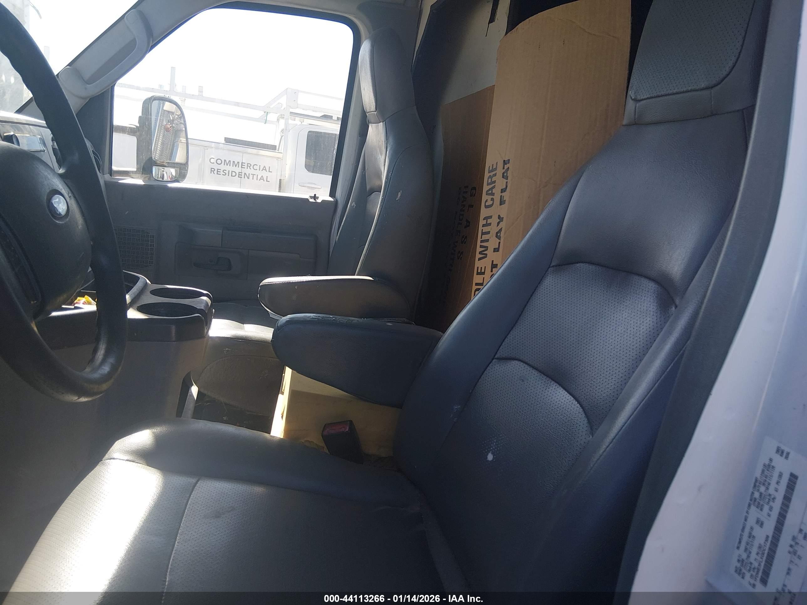 FORD E-350 image 7
