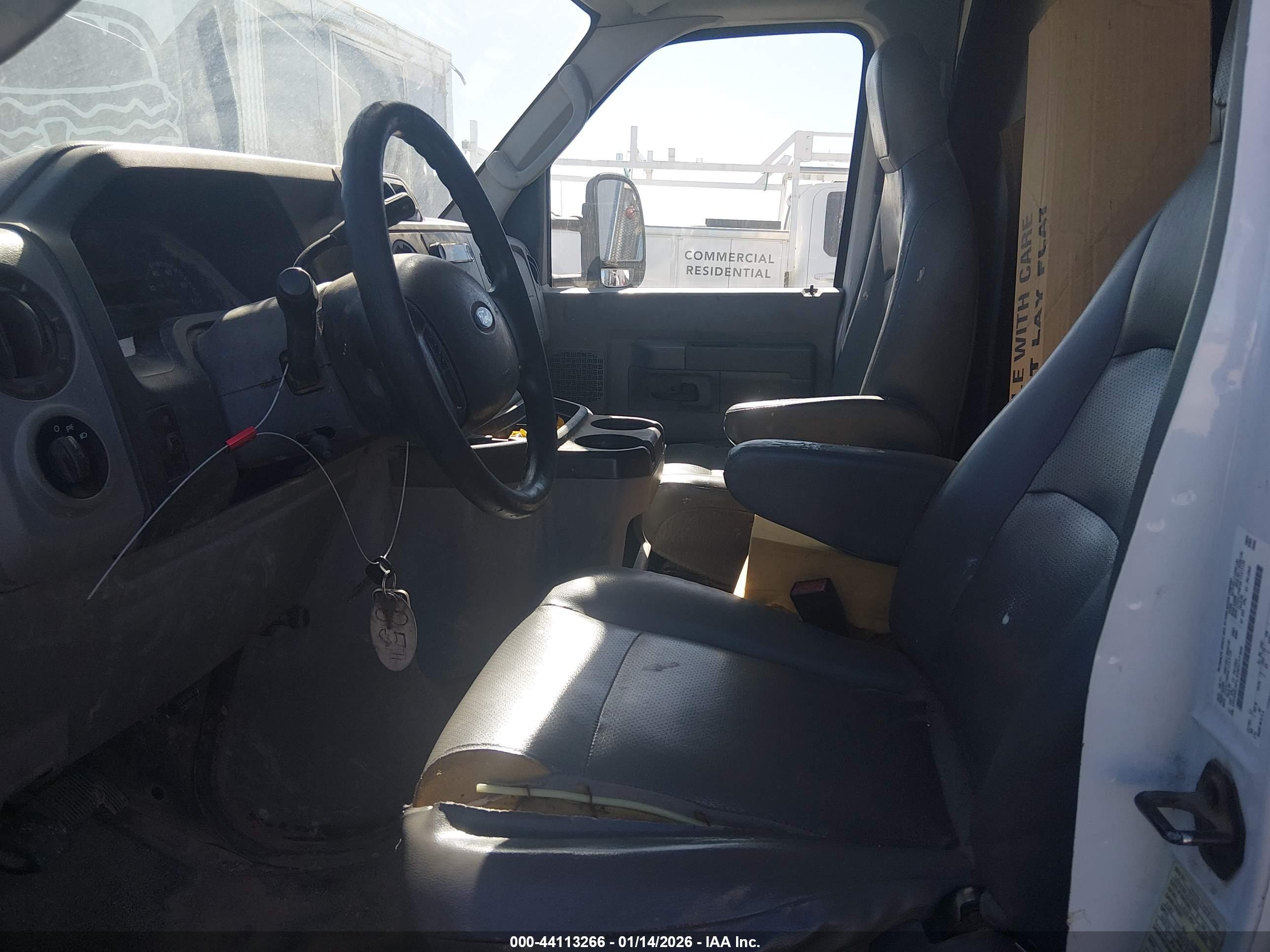 FORD E-350 image 8