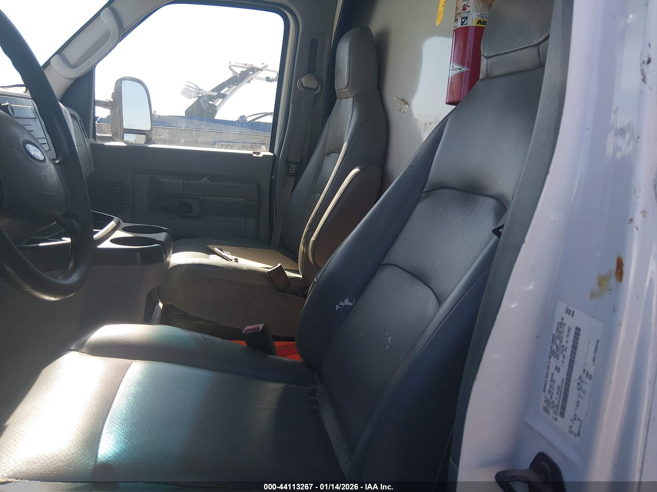 FORD E-350 image 7