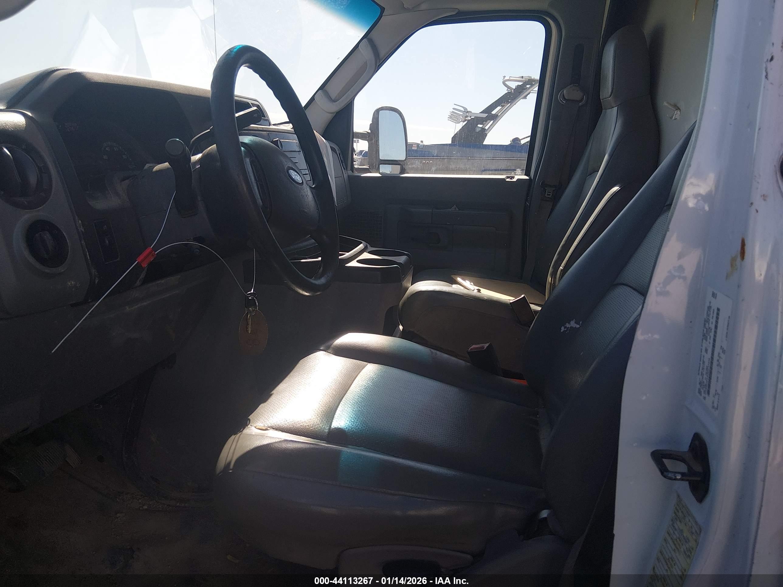 FORD E-350 image 8