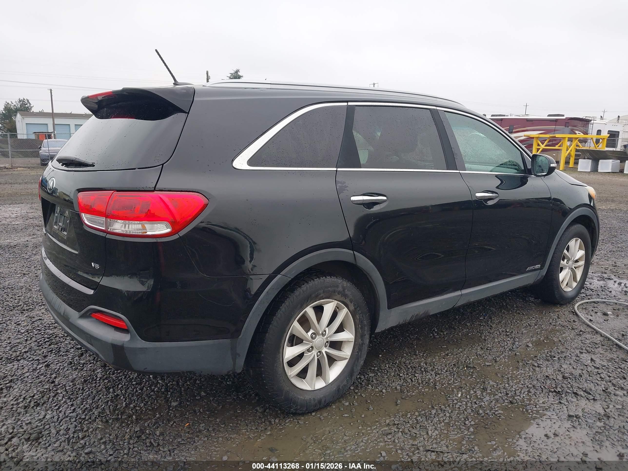 KIA SORENTO image 4