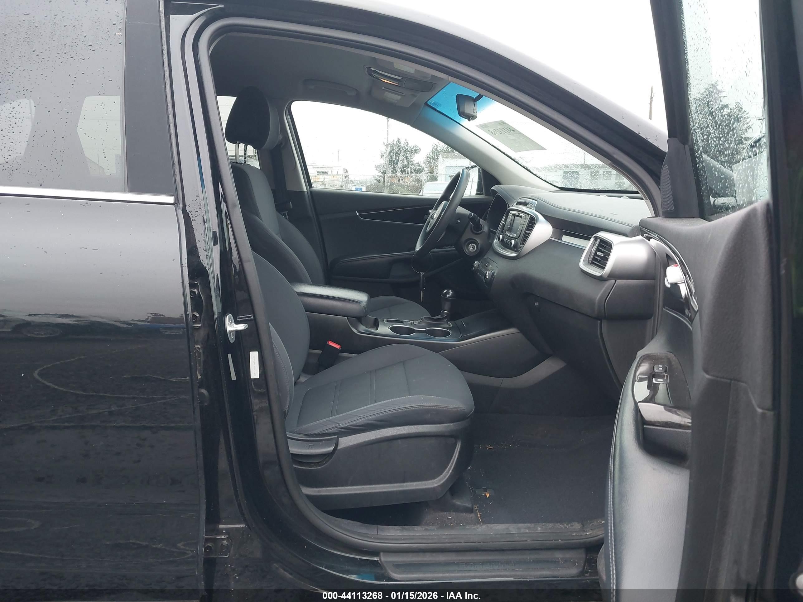 KIA SORENTO image 5