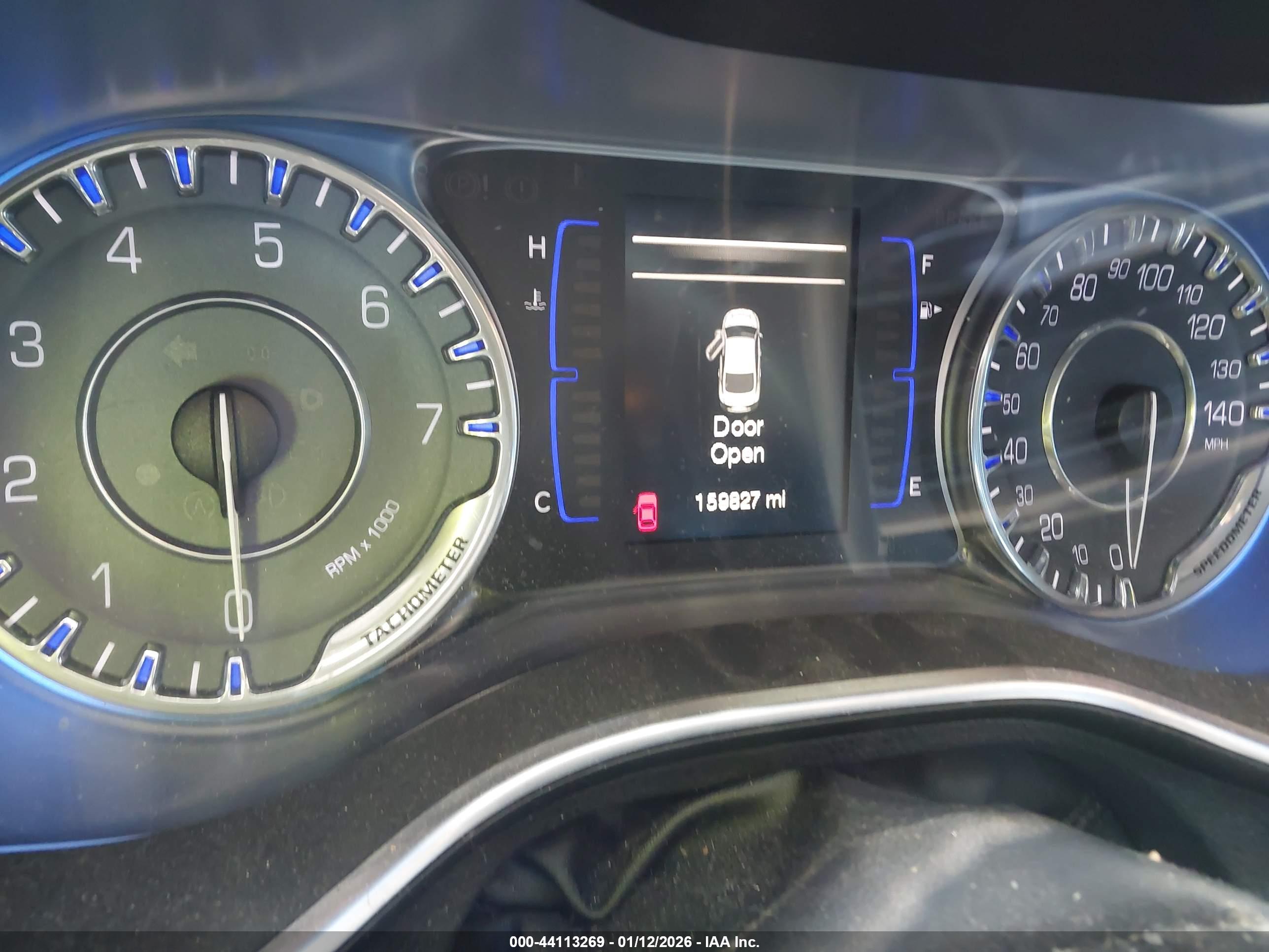 CHRYSLER 200 image 7