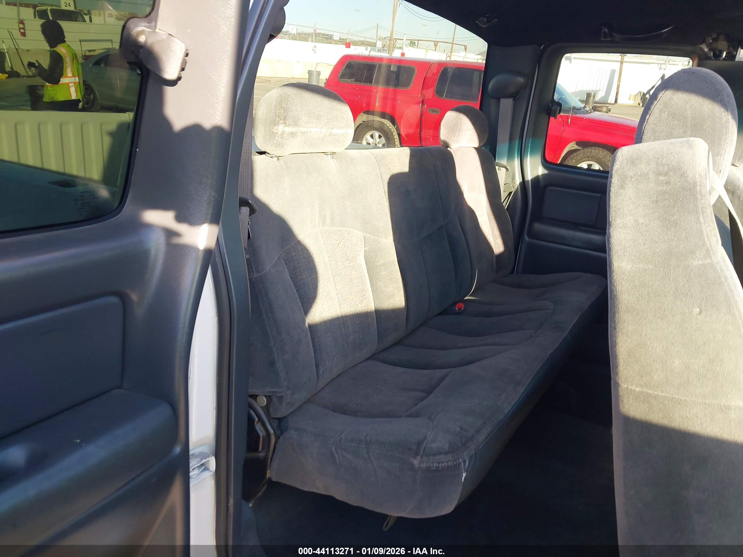 CHEVROLET SILVERADO image 8