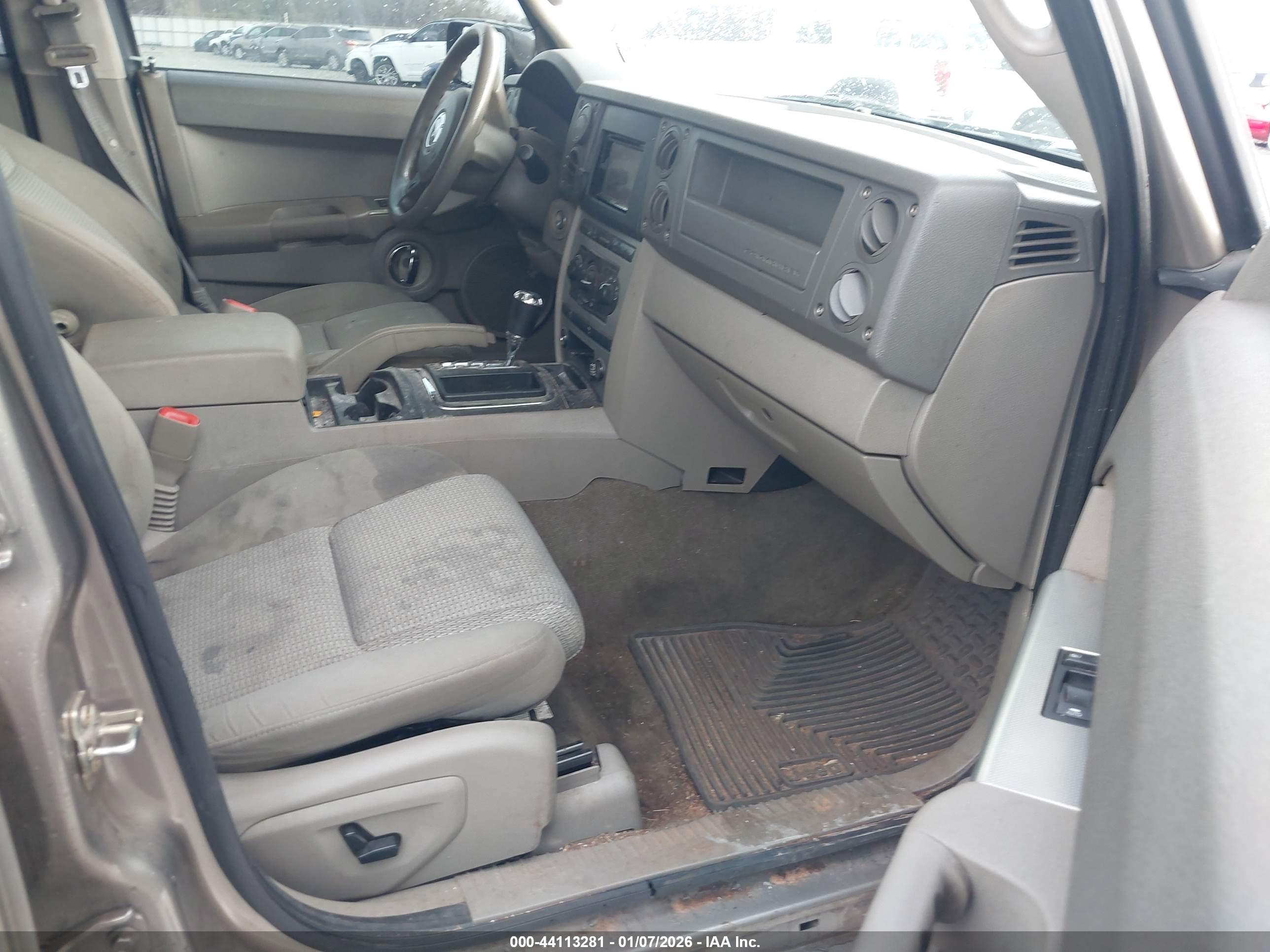JEEP COMMANDER image 5